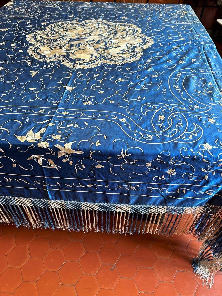 19th century blue satin Chinese wall hanging or bedspread for Export Europe 12