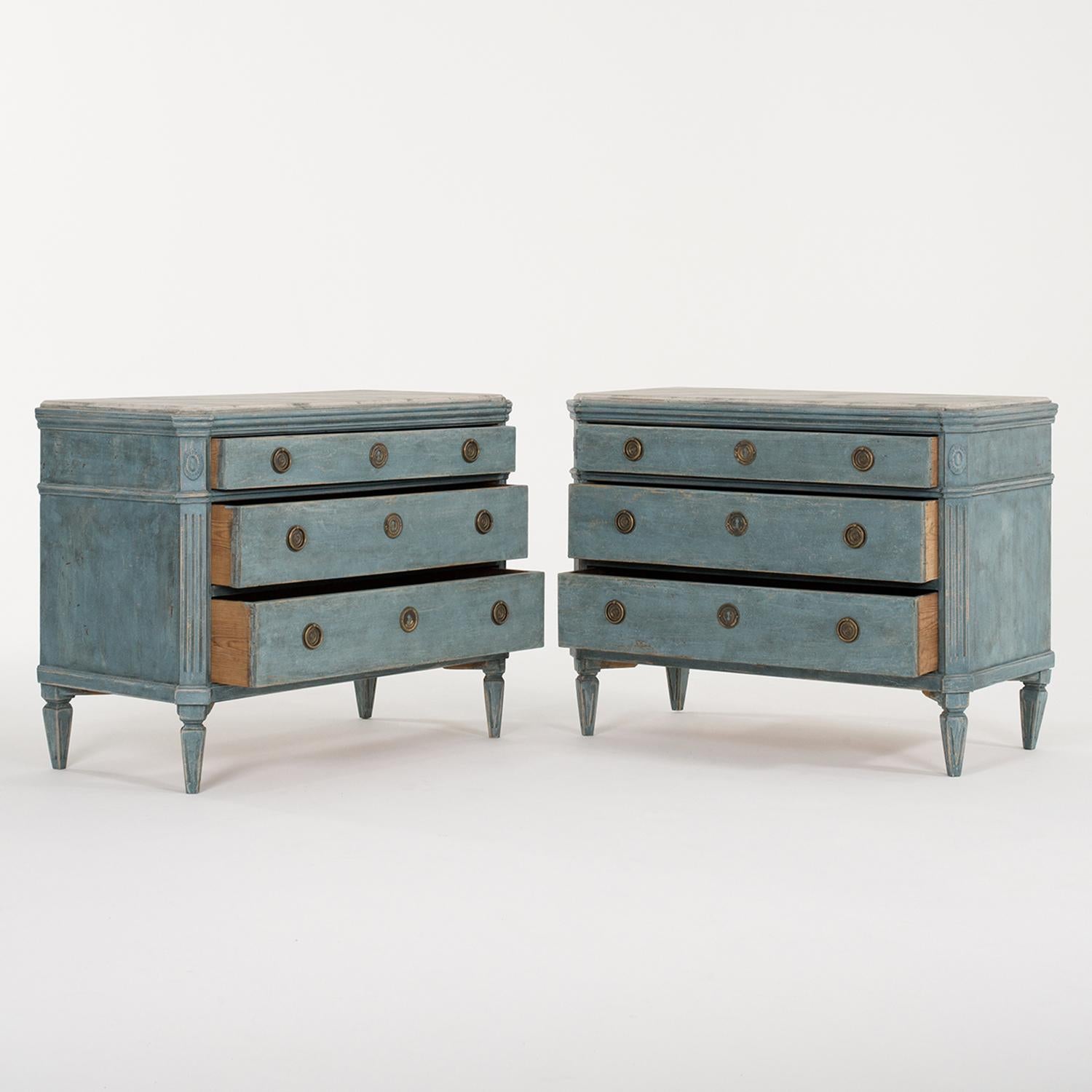 Hand-Carved 19th Century Blue Swedish Gustavian Pair of Pinewood Chest - Faux Marble Cabinet For Sale