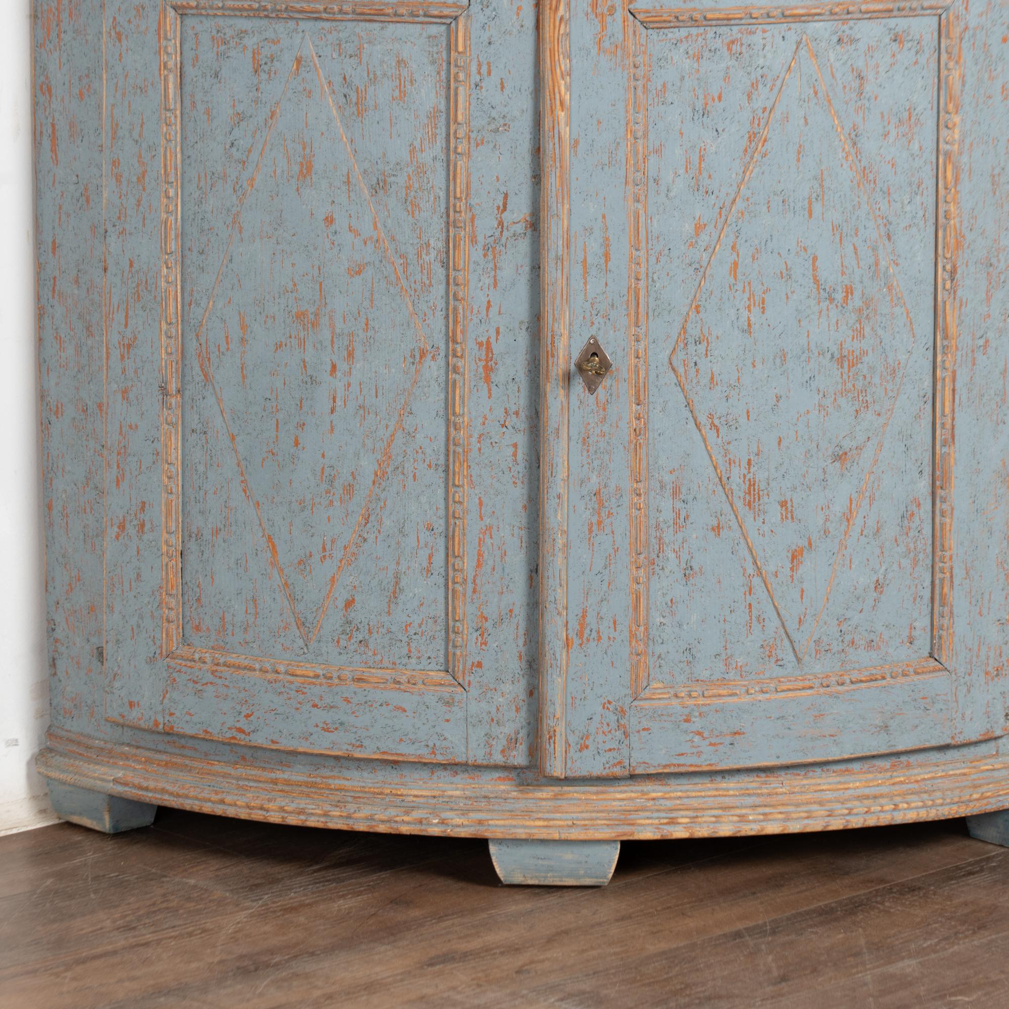 19th Century Blue Swedish Pine Bow Front Corner Cabinet For Sale 10
