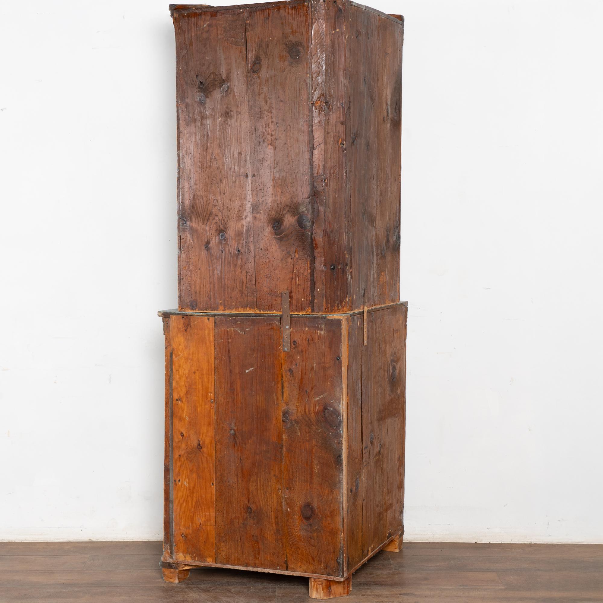 19th Century Blue Swedish Pine Bow Front Corner Cabinet For Sale 11