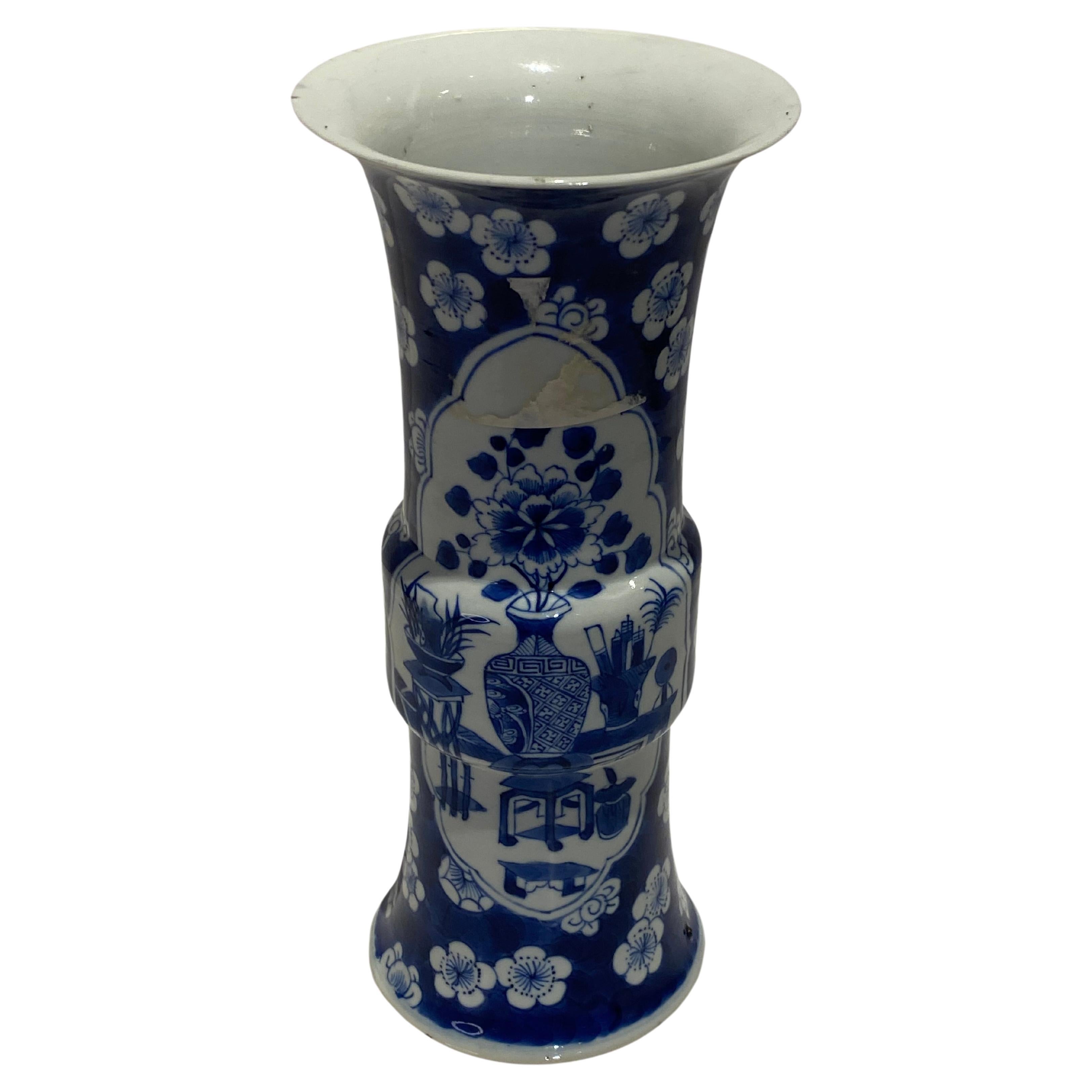 19th Century Blue & White Chinese Porcelain Vase For Sale