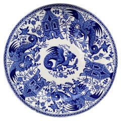 Blau-weißer Dessertteller mit Drachen aus Sarreguemines aus dem 19. Jahrhundert