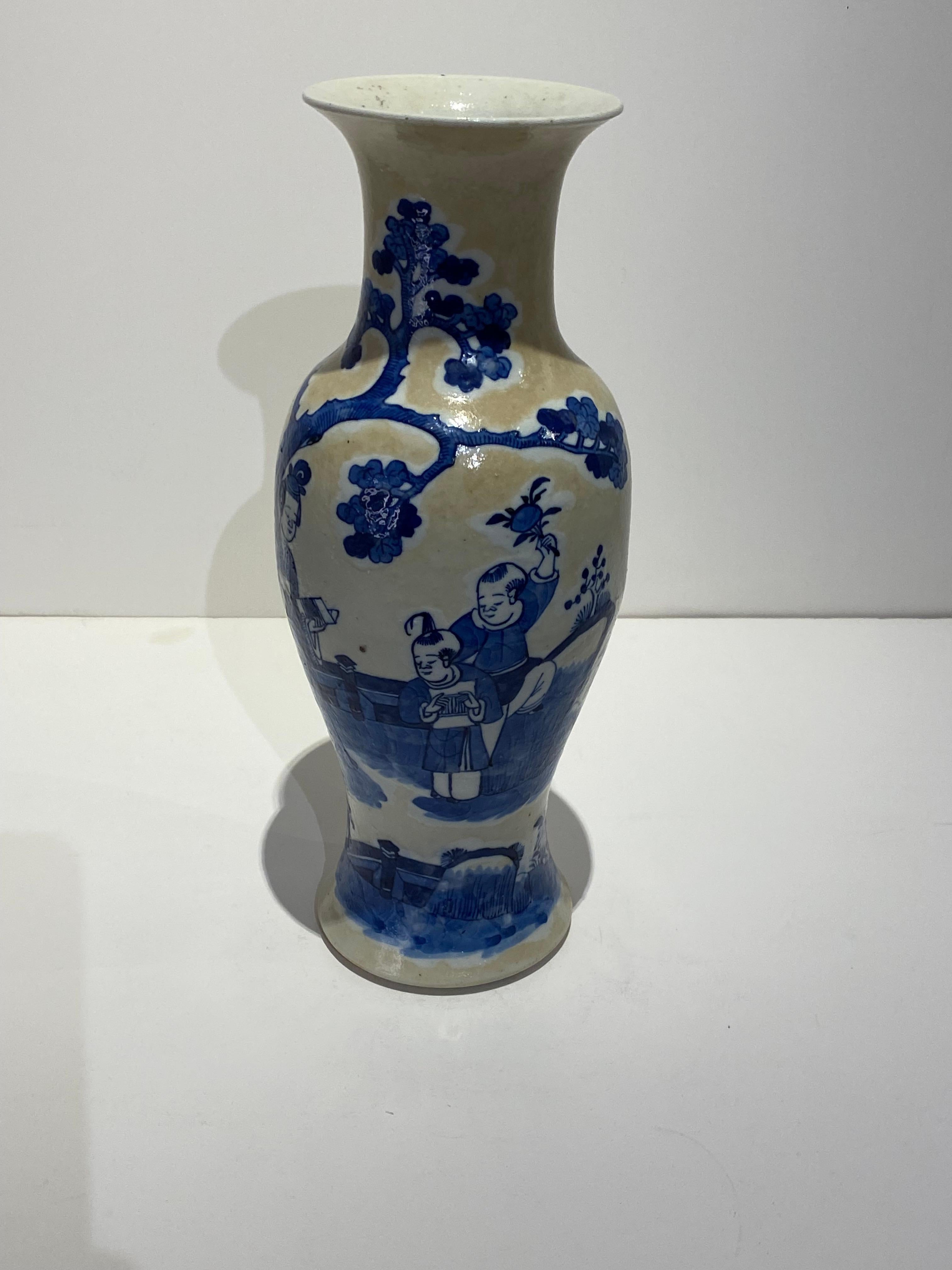 Porcelain 19th Century Blue & White Large Chinese Vase For Sale