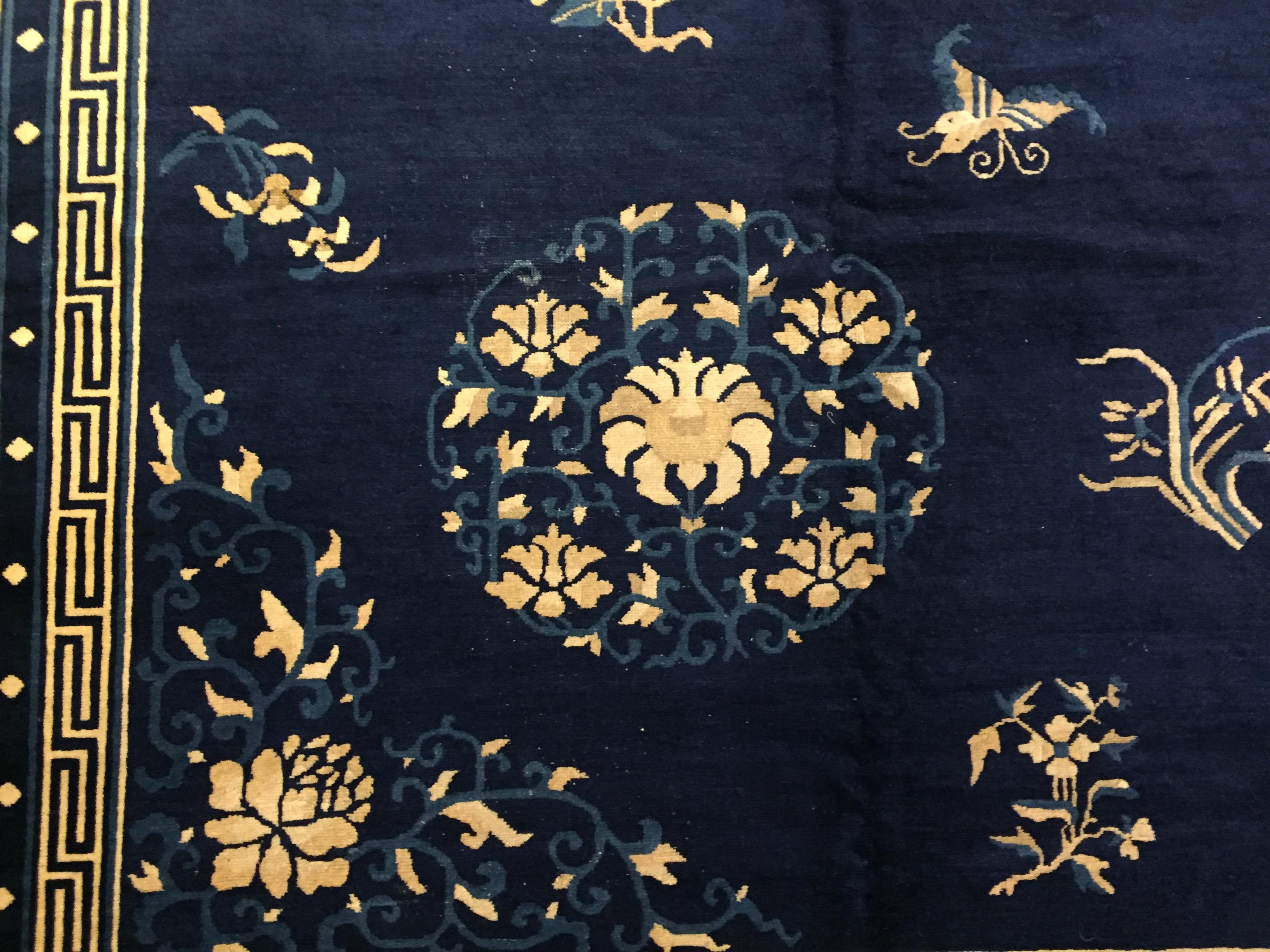 19th Century Blue White Medallion with Animals Wool Chinese Rug, circa 1870  For Sale 6