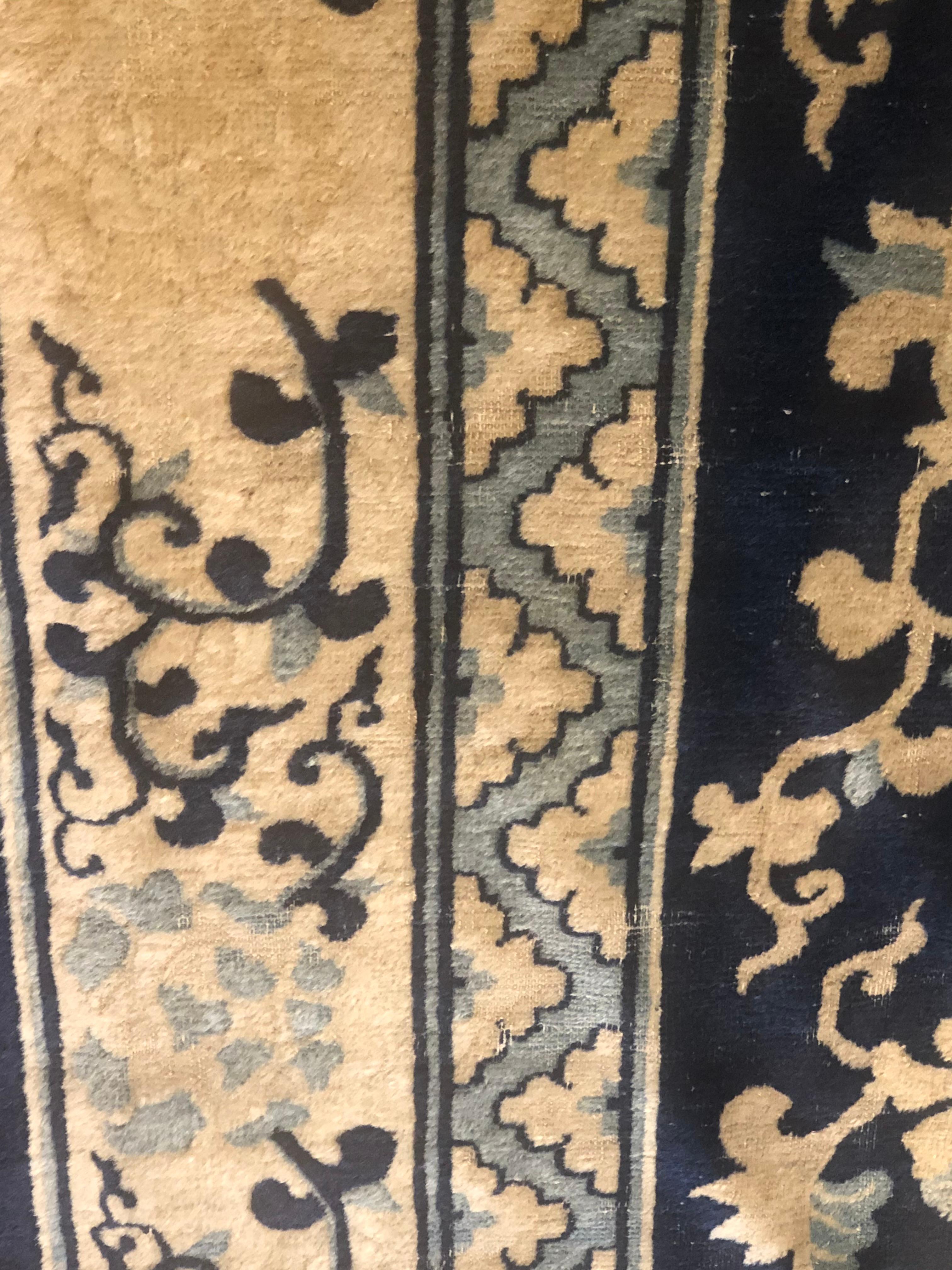 19th Century Blue & White Phoenix Floreal Pekin Chinese Rug, ca 1870 For Sale 10