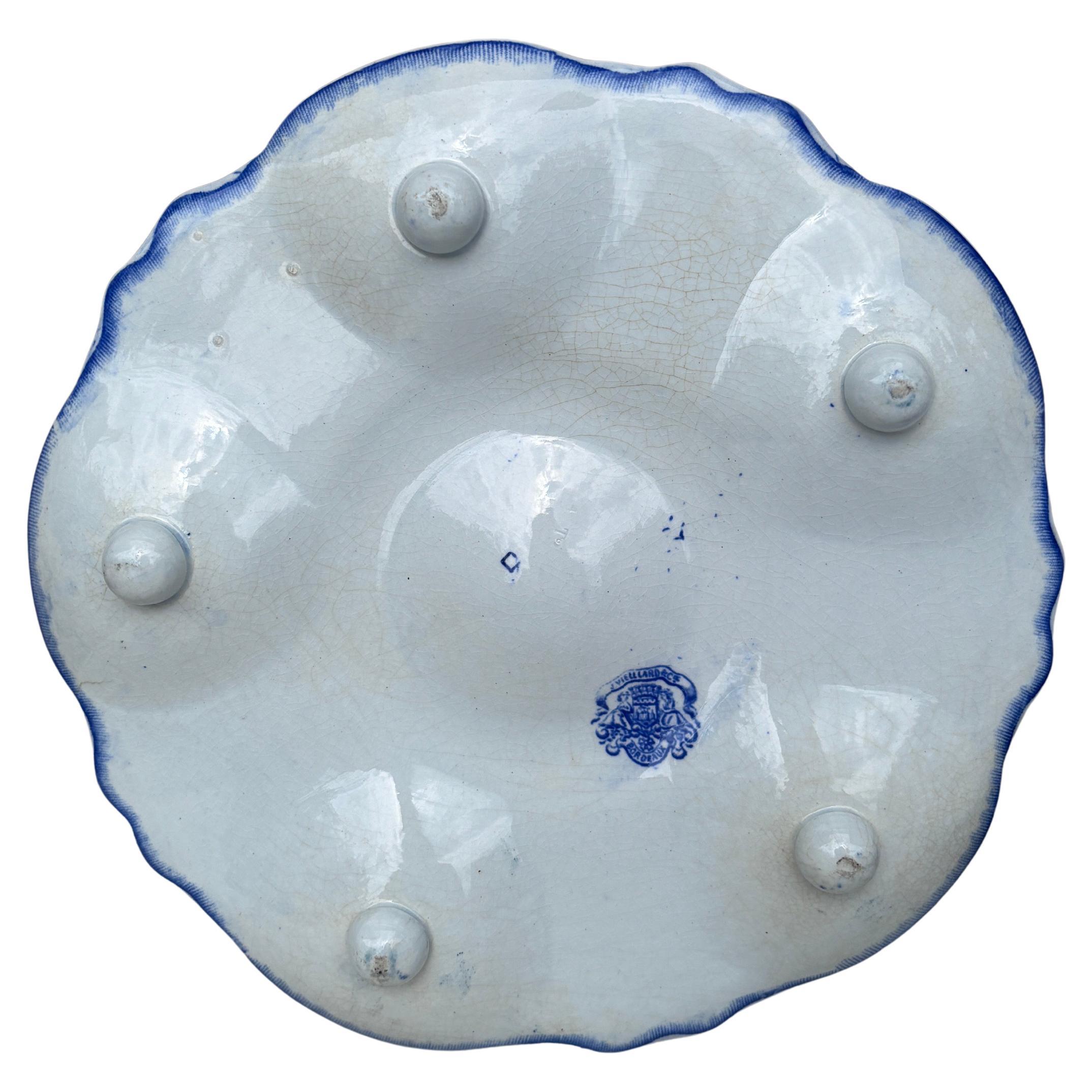 Français Assiette à huîtres du 19e siècle, bleu et blanc, à base d'algues, Bordeaux en vente