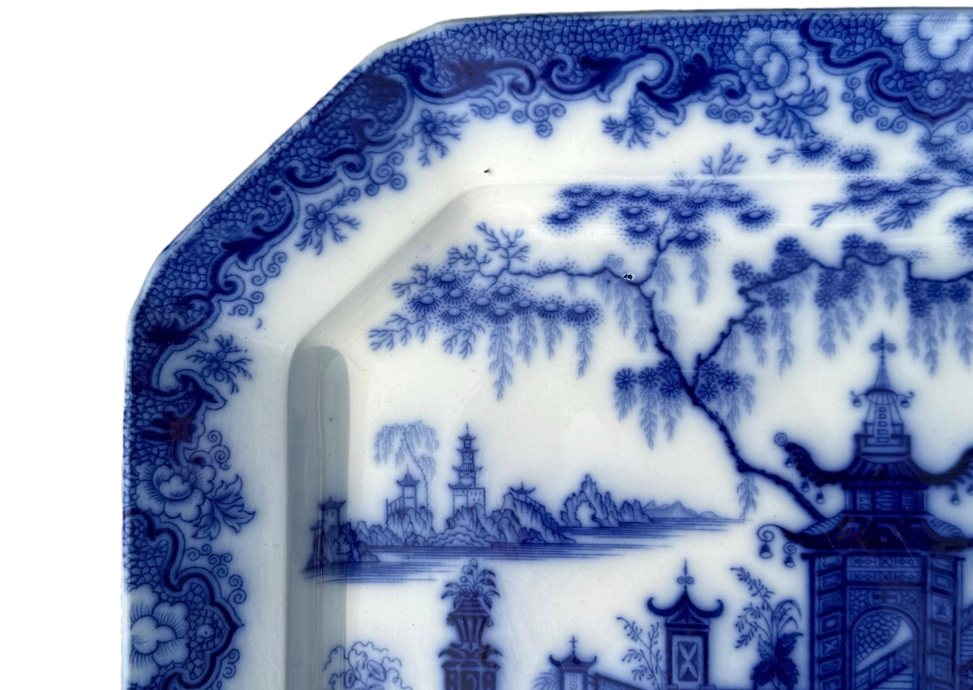 Guglielmo IV Piatto da portata in Transferware bianco e blu del XIX secolo