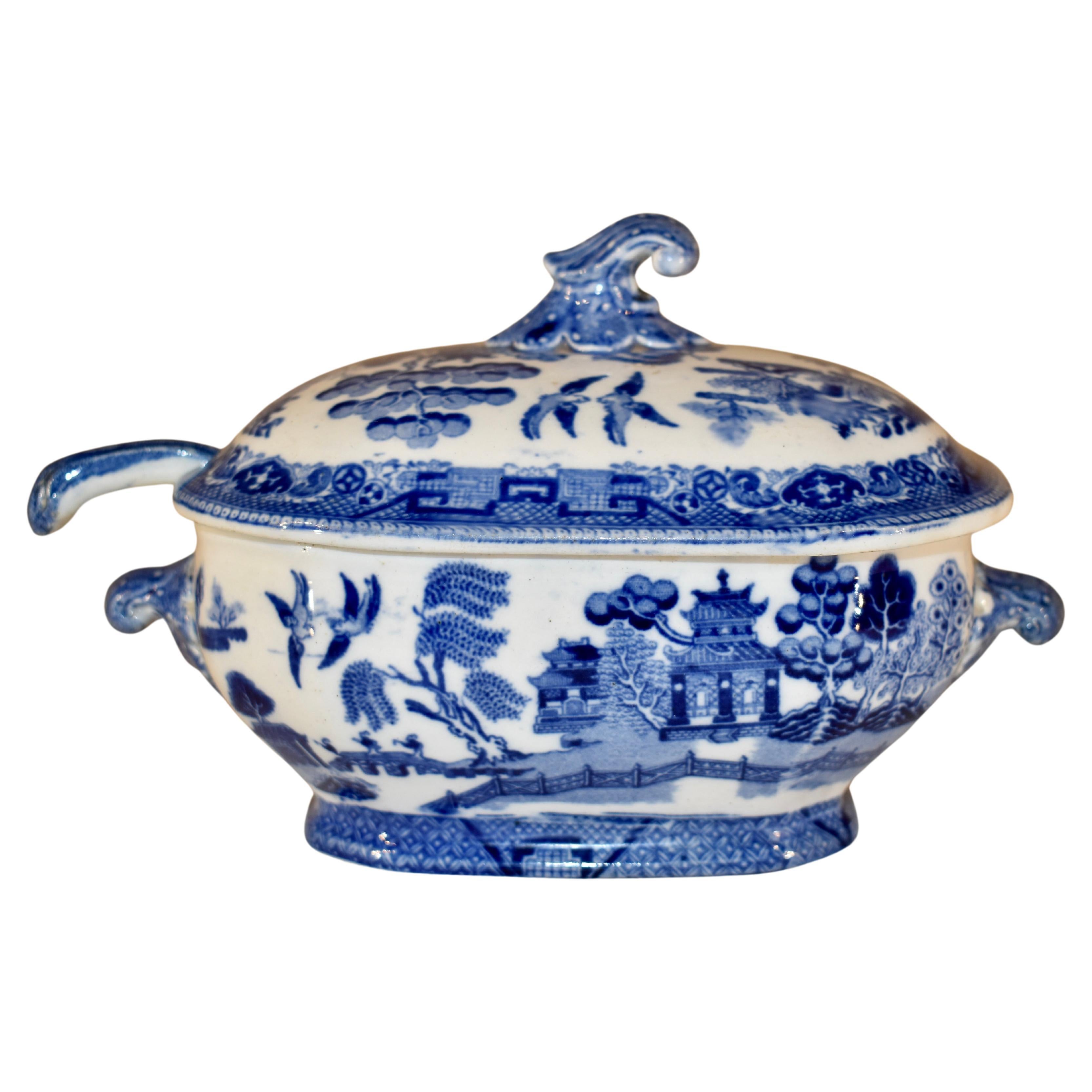 19th Century Blue Willow Sauce Tureen and Ladle For Sale