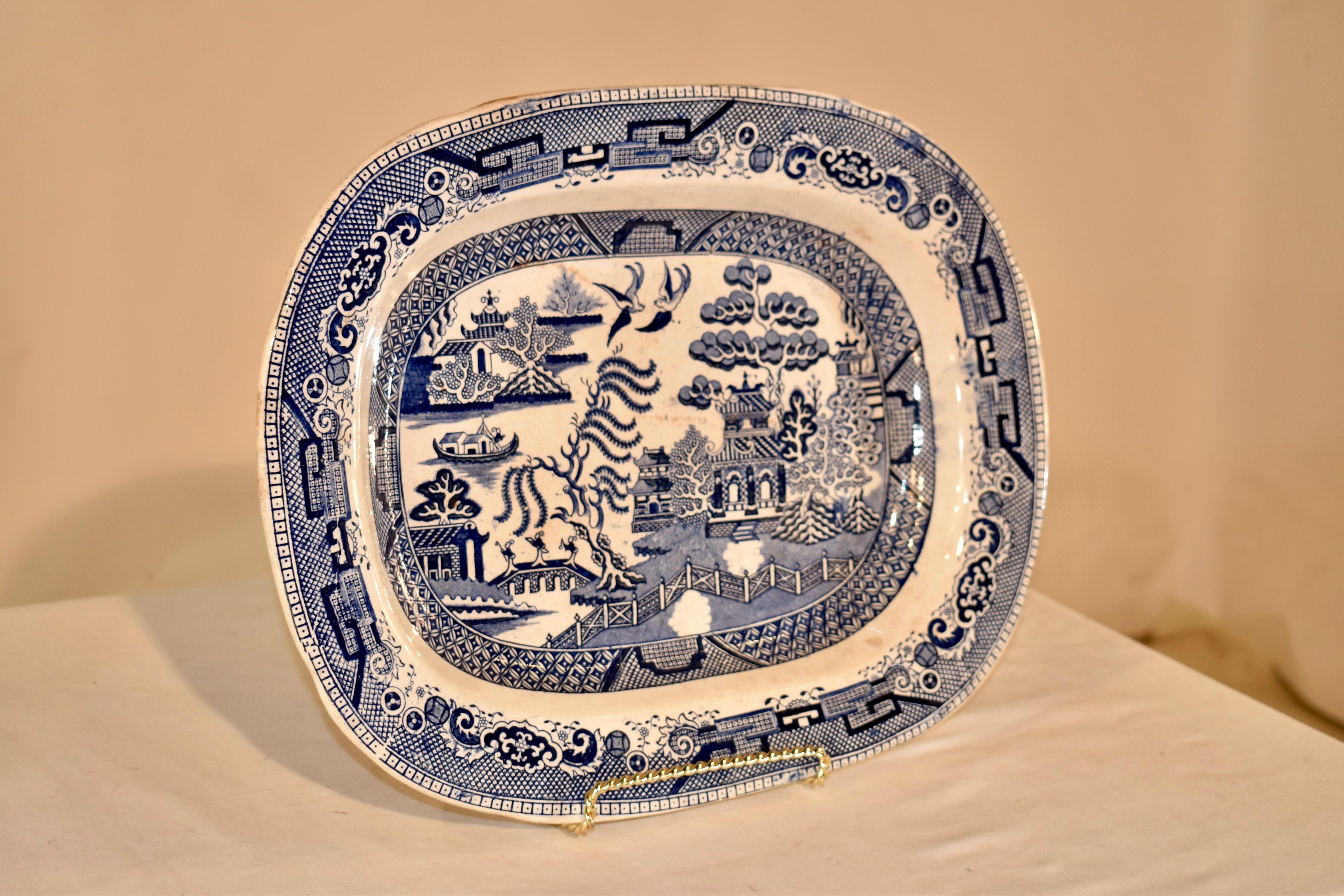 Plato de porcelana con piedra de sauce azul del siglo XIX Victoriano en venta