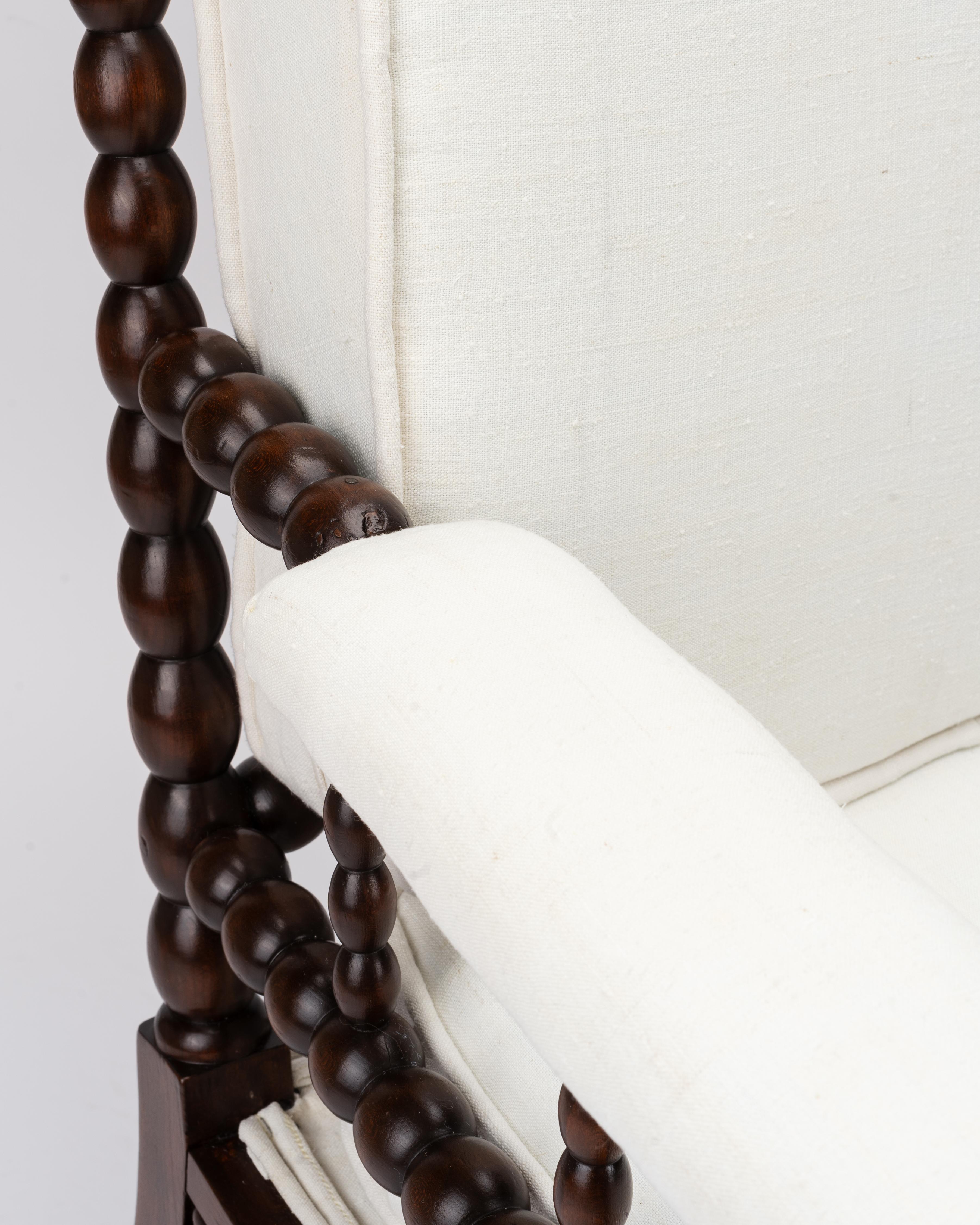 Fauteuil de salon Bobbin du 19ème siècle retapissé en lin français ancien en vente 2