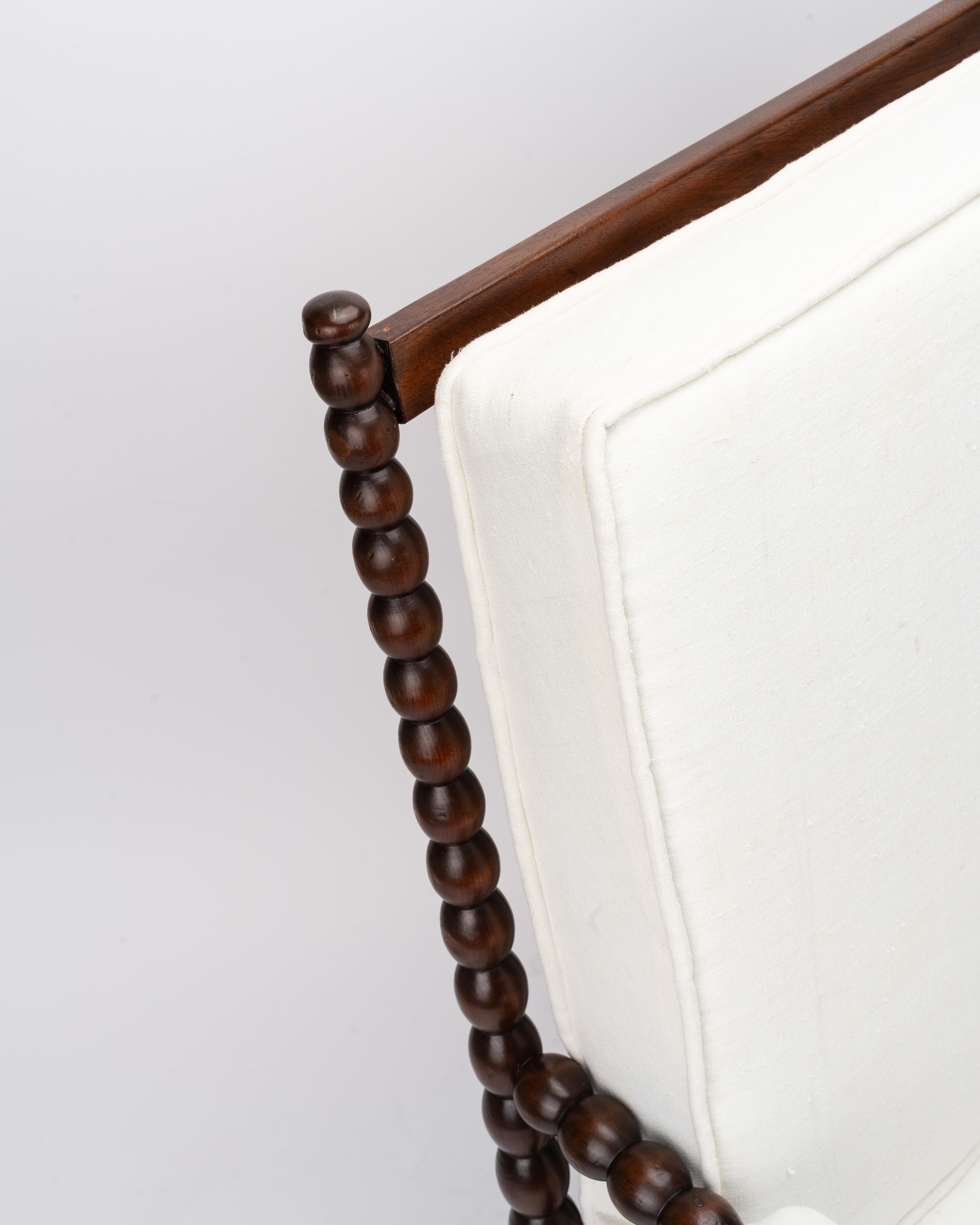 Fauteuil de salon Bobbin du 19ème siècle retapissé en lin français ancien en vente 4