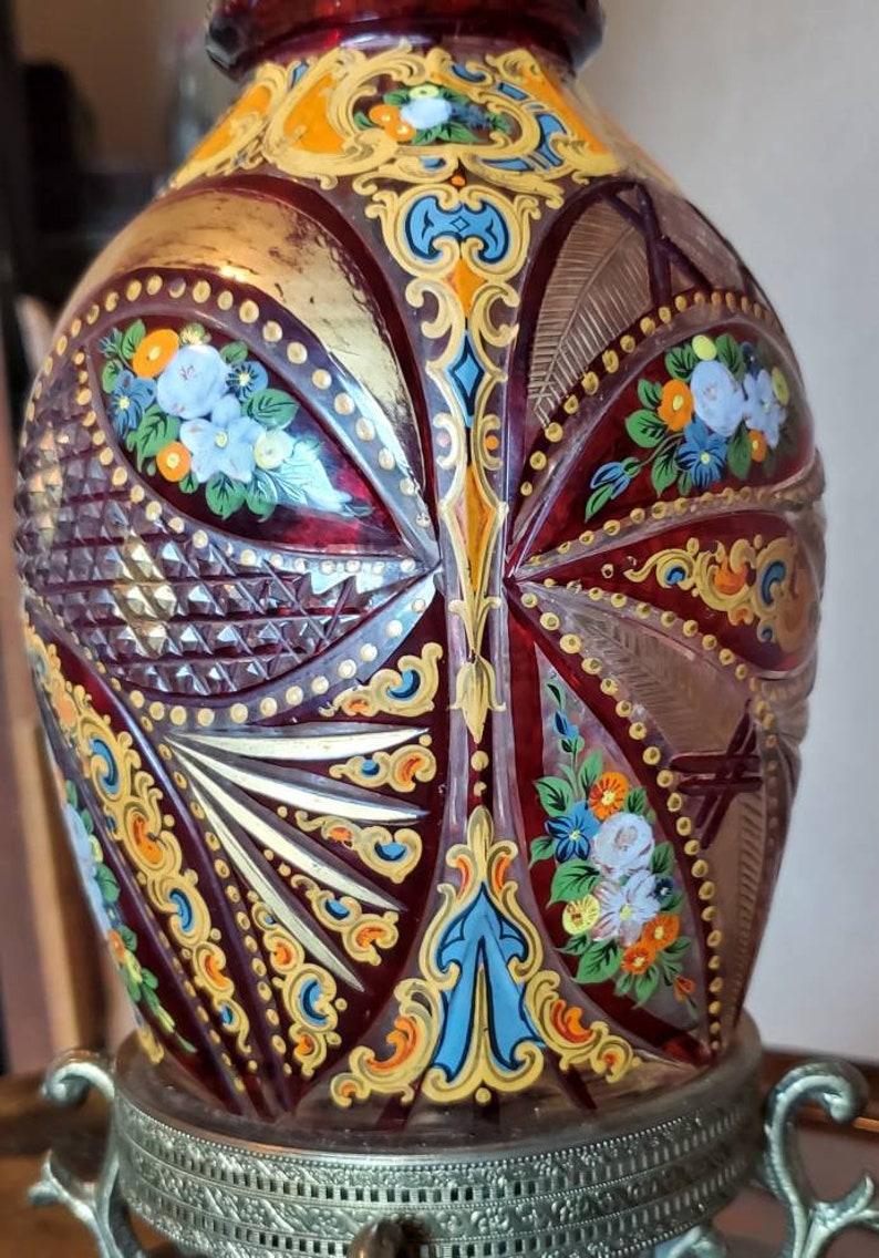Decantador de vidrio artístico bohemio del siglo XIX, ahora convertido en lámpara Esmaltado en venta