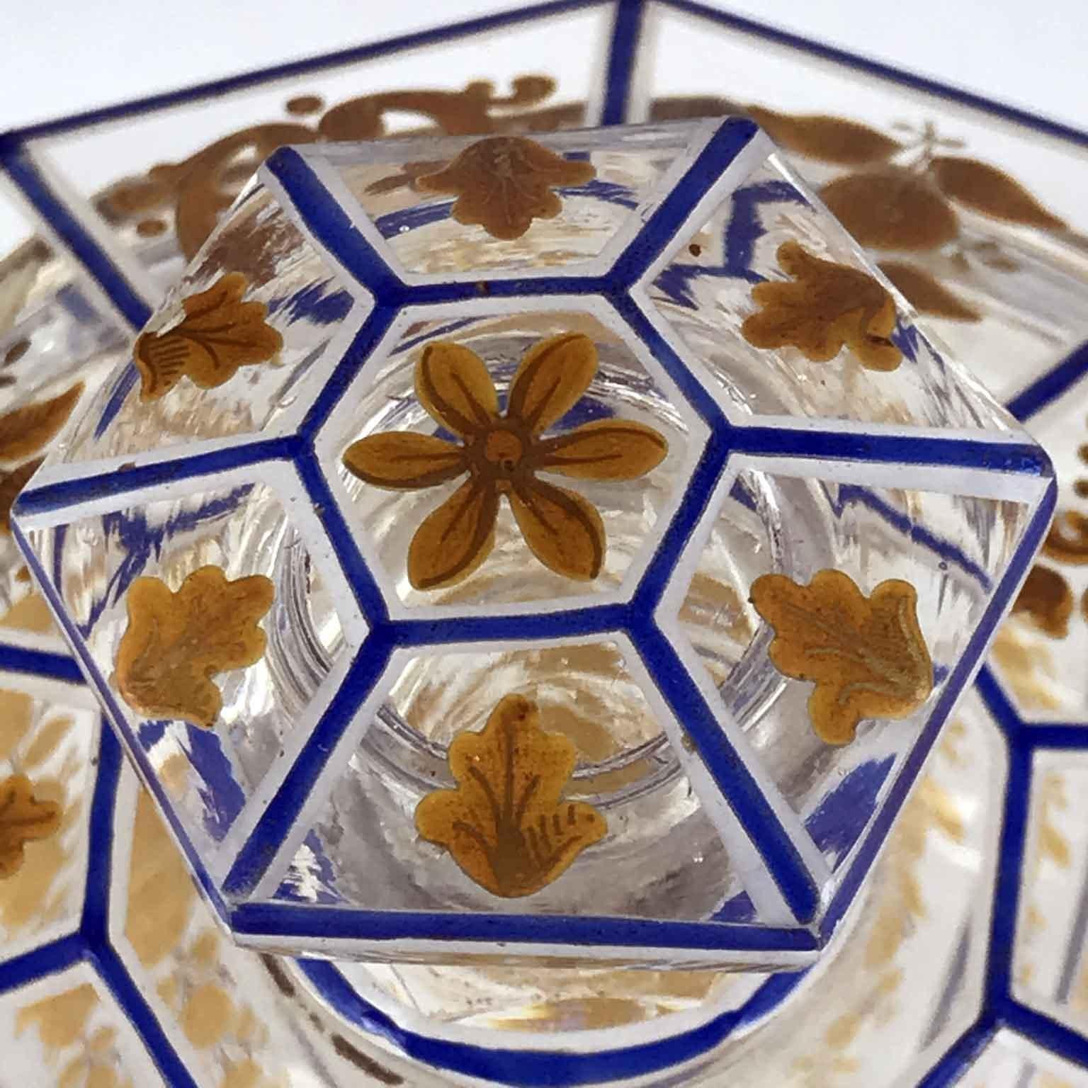 Vaso con Piatto in Cristallo Decoro Blu e Oro Austroungarico Inizio 1800 en venta 10