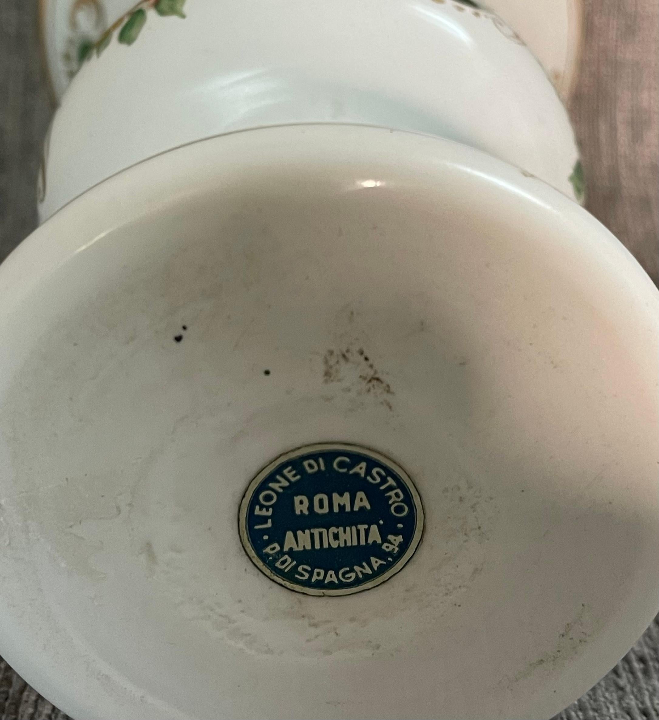 Vetro opalino Vaso di vetro opalino boemo del XIX secolo in vendita