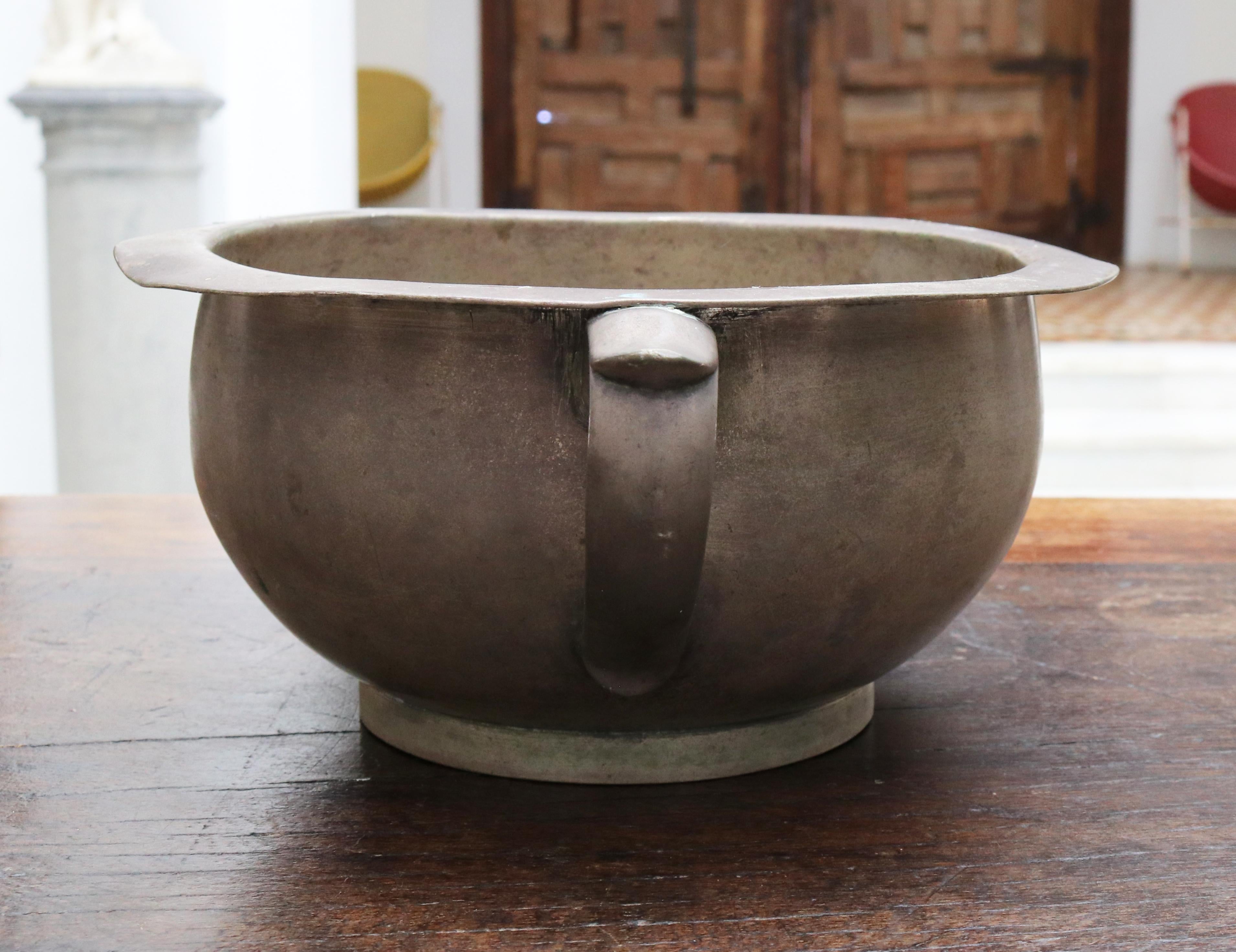 19th Century Bolivian Colonial Silver Urinal with Engraved Signature on Base For Sale 1