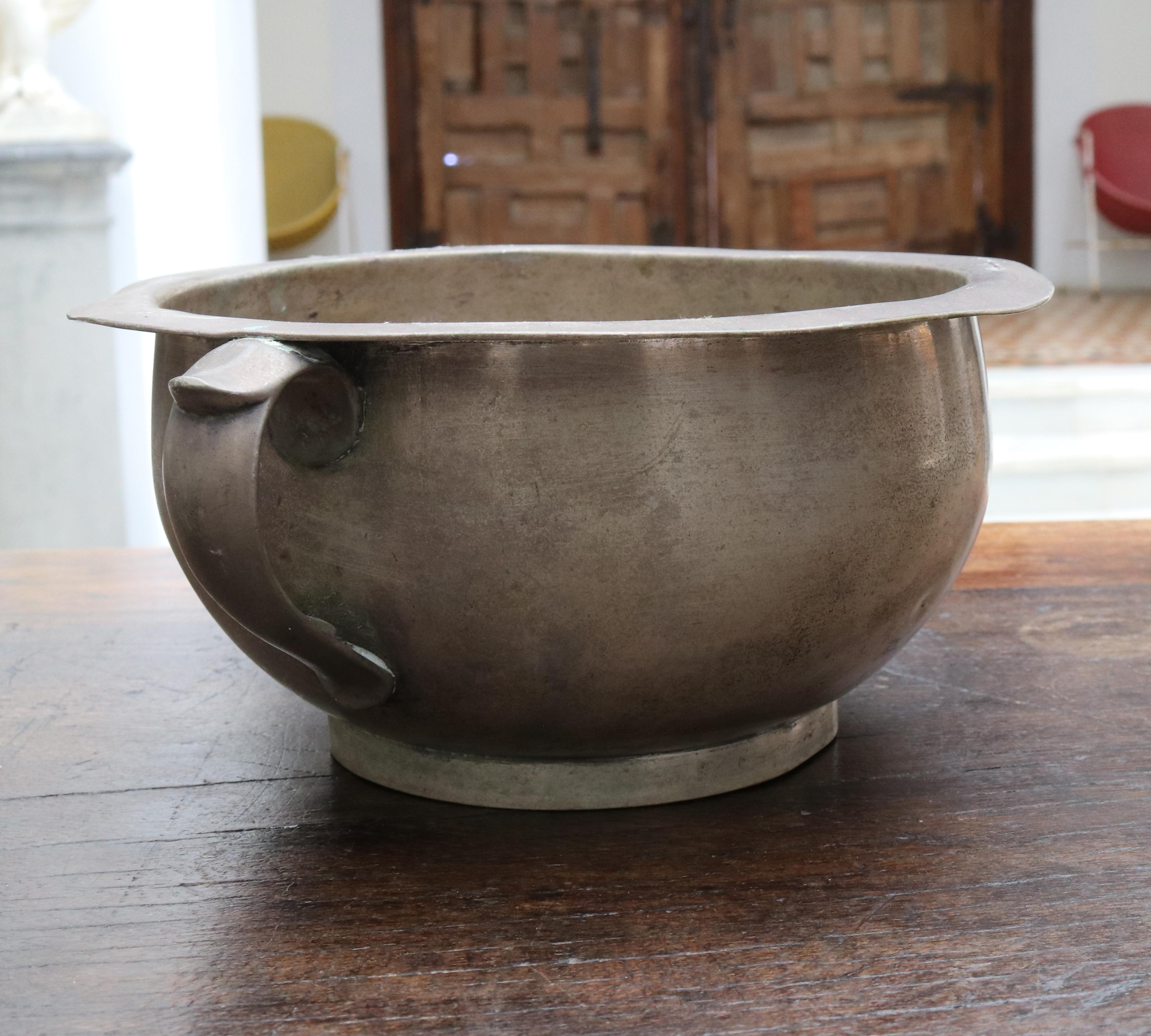 19th Century Bolivian Colonial Silver Urinal with Engraved Signature on Base For Sale 2