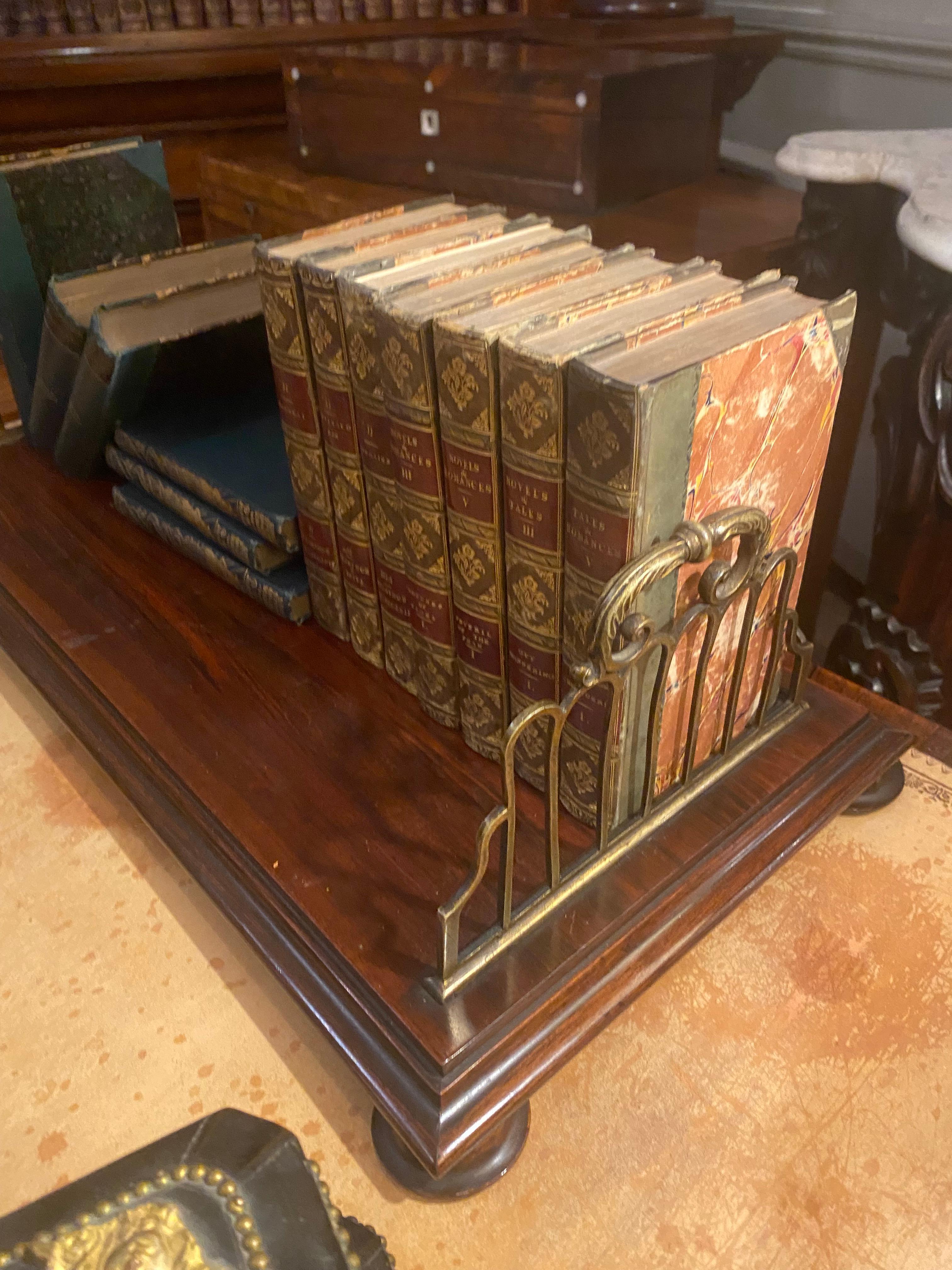 irlandais Stand de livres du 19ème siècle en vente