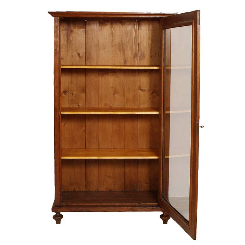 Late 19th century  bookcase display cabinet, with three fir shelves, in solid larch restored and wax polished

Measures cm: H 186 x W 110 x D 50.