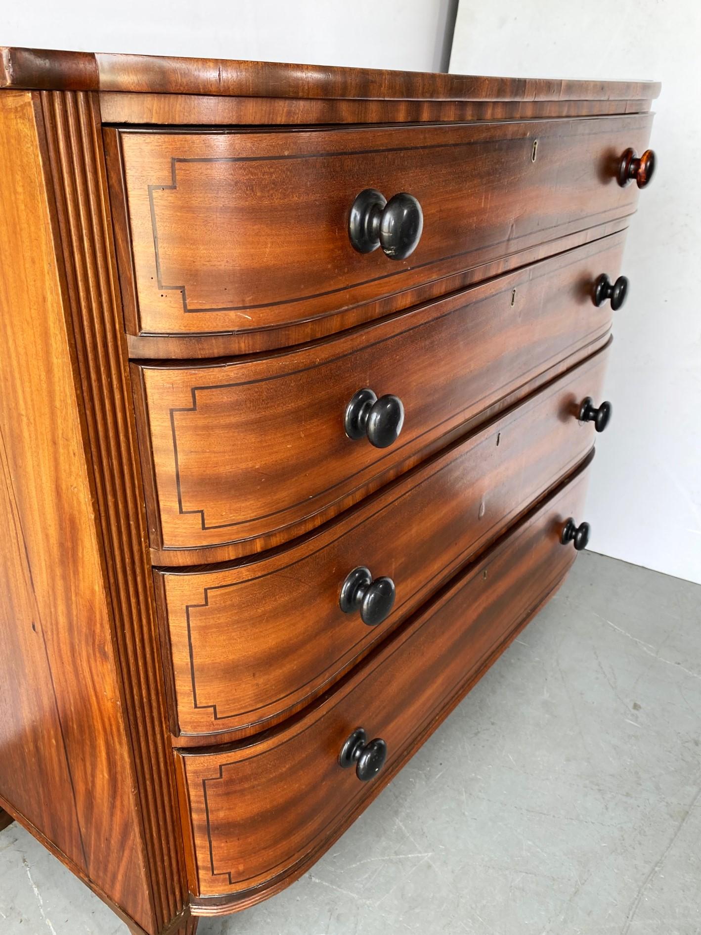19th Century Bow Front English Chest of Drawers In Good Condition In Pomona, CA