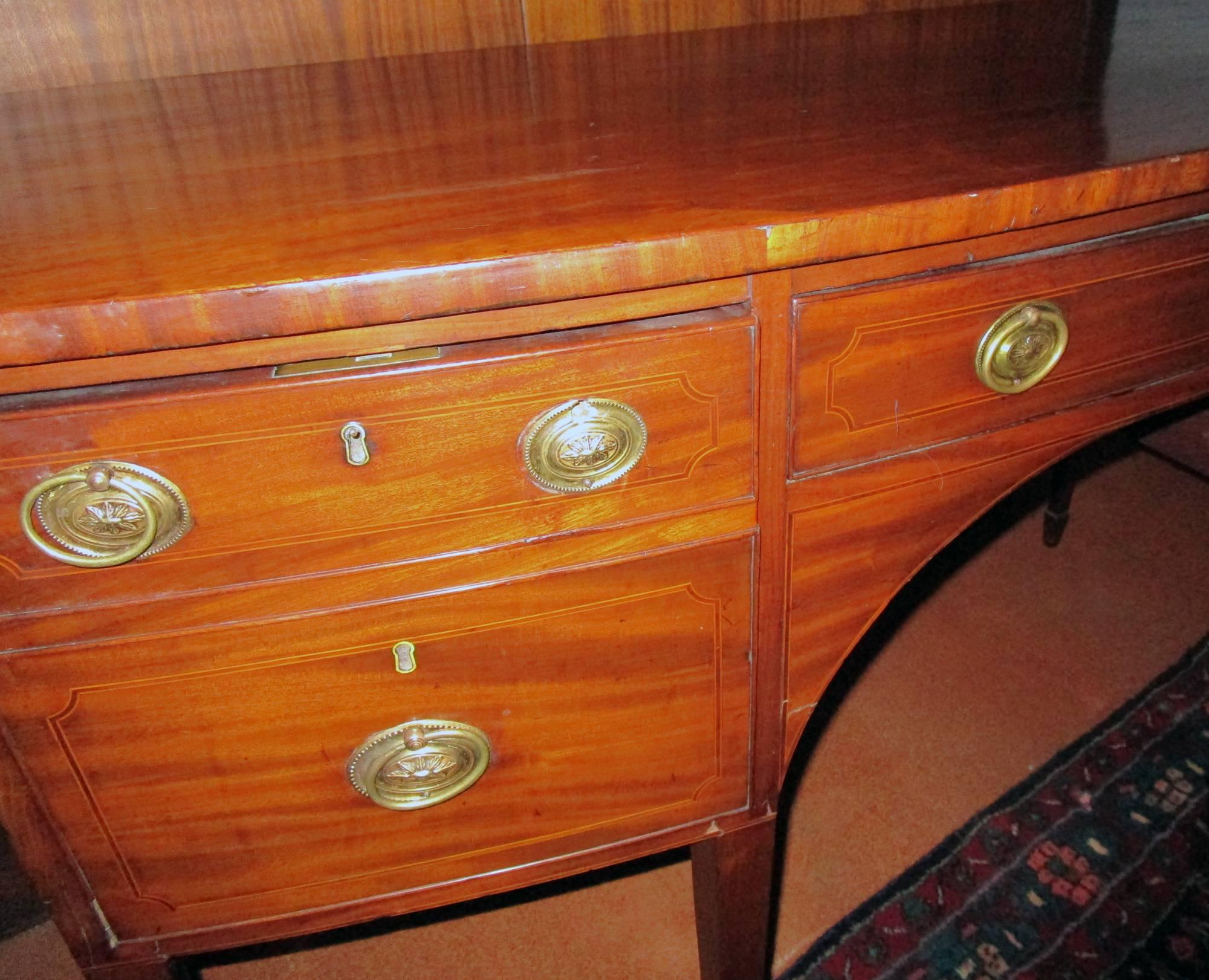 19th century Bow Front Hepplewhite Mahogany Sideboard For Sale 2