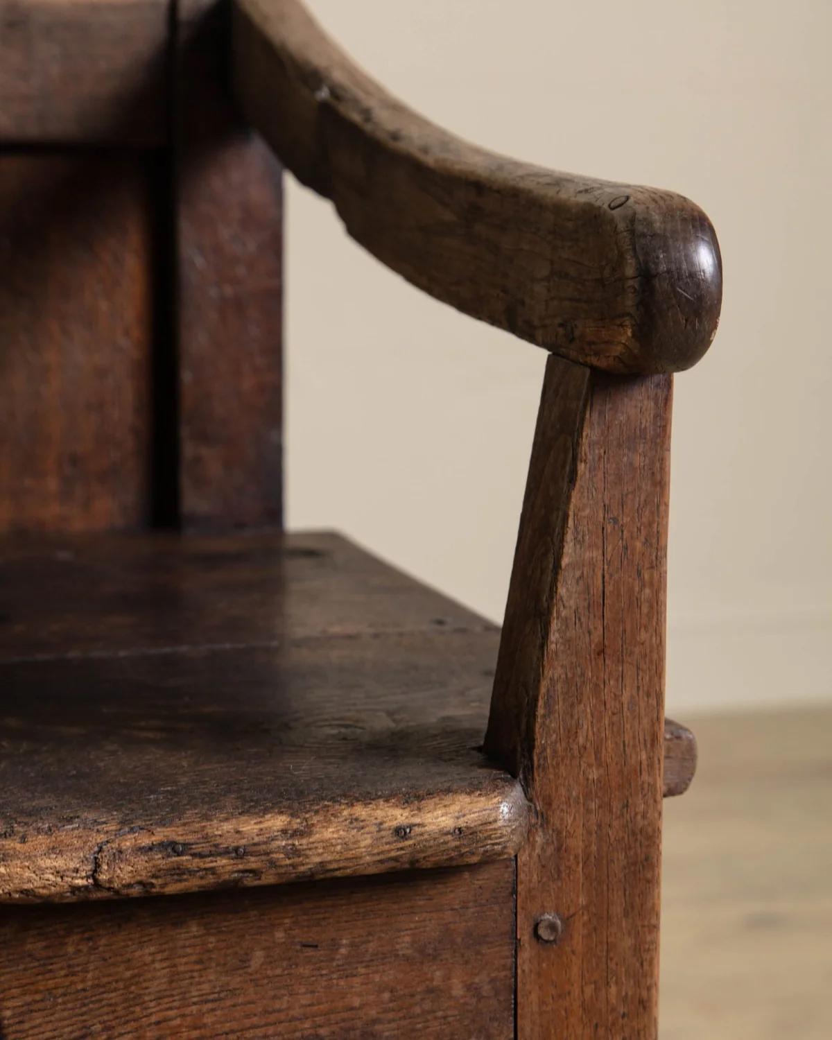 Chaise à dossier du 19e siècle avec porte de cabinet Abîmé - En vente à Los Angeles, CA