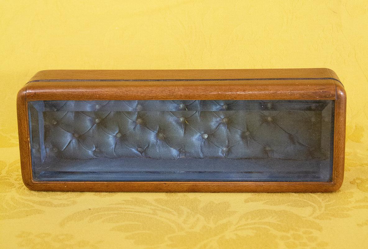Caja del siglo XIX en espuma y seda Francés en venta
