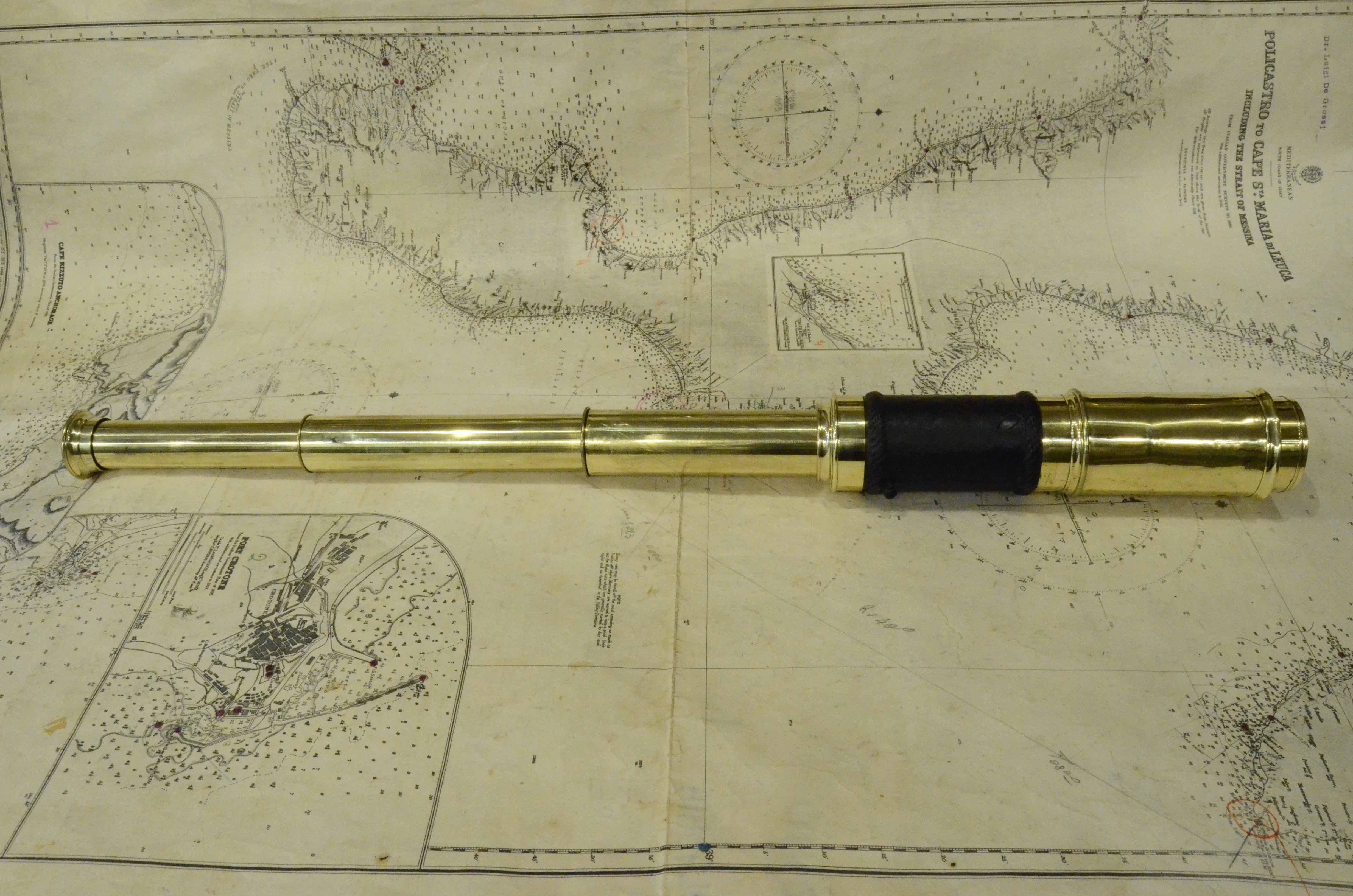 19th Century Brass 3 Draw Telescope Antique Nautical  Navigation Tool In Good Condition In Milan, IT