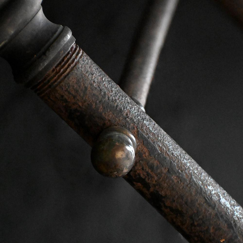 Fine XIX secolo Espositore da negozio inglese in ottone e ferro del XIX secolo in vendita