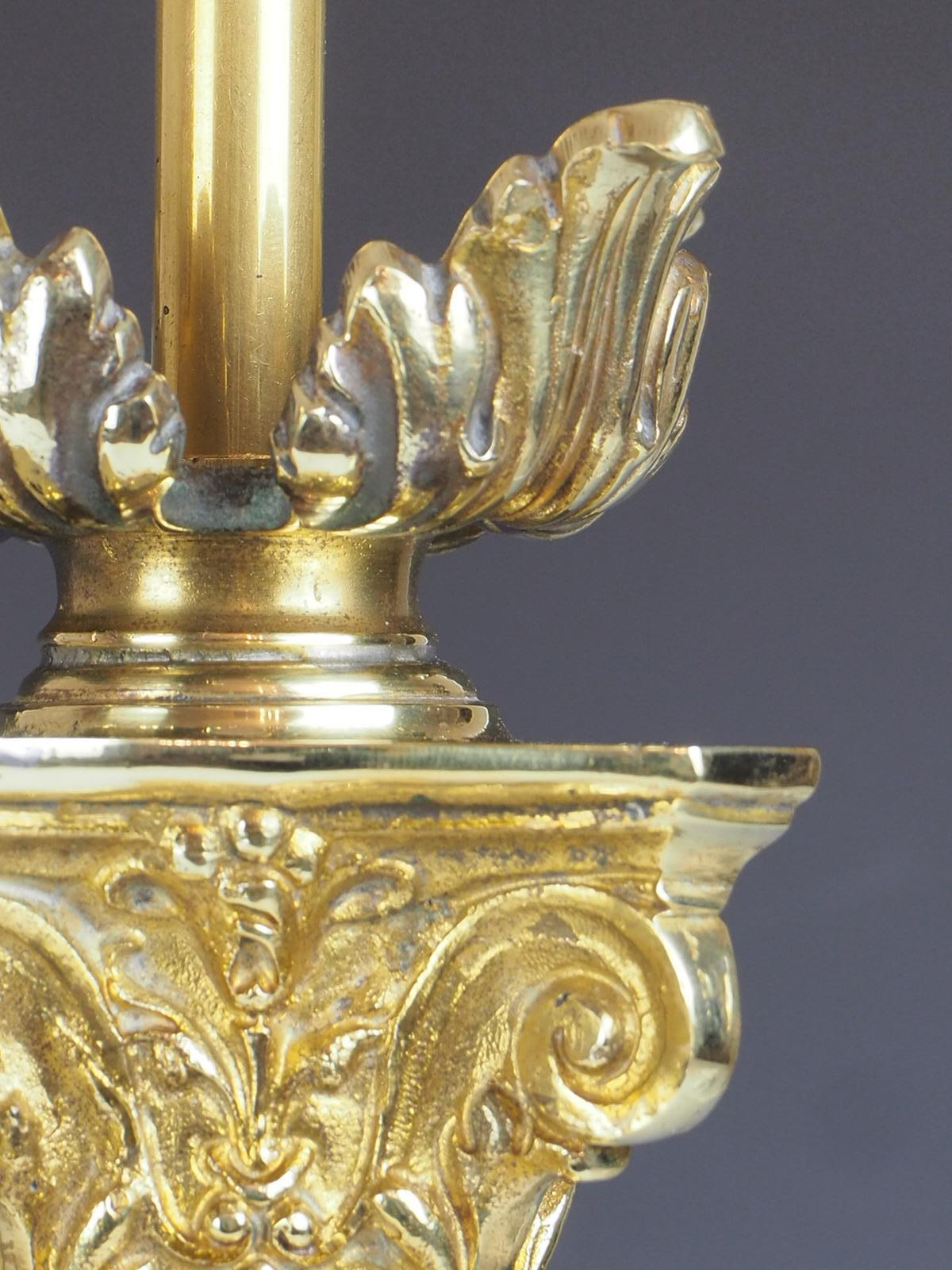 19th Century Brass and Marble Corinthian Table Lamp For Sale 1