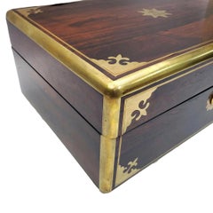 Schmuckkästchen aus Palisander mit Messingeinlagen und Intarsien aus dem 19.