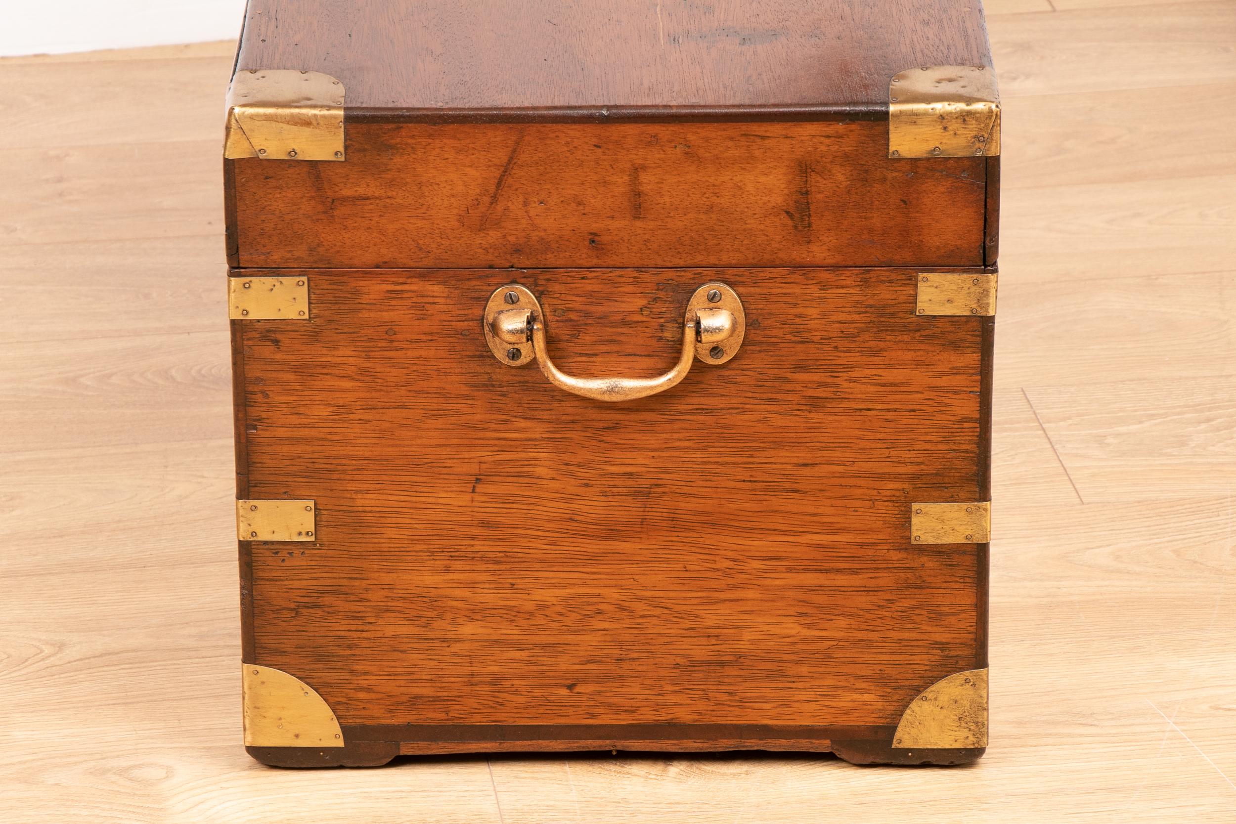19th Century Brass Bound Military Campaign Chest In Good Condition In London, Greenwich