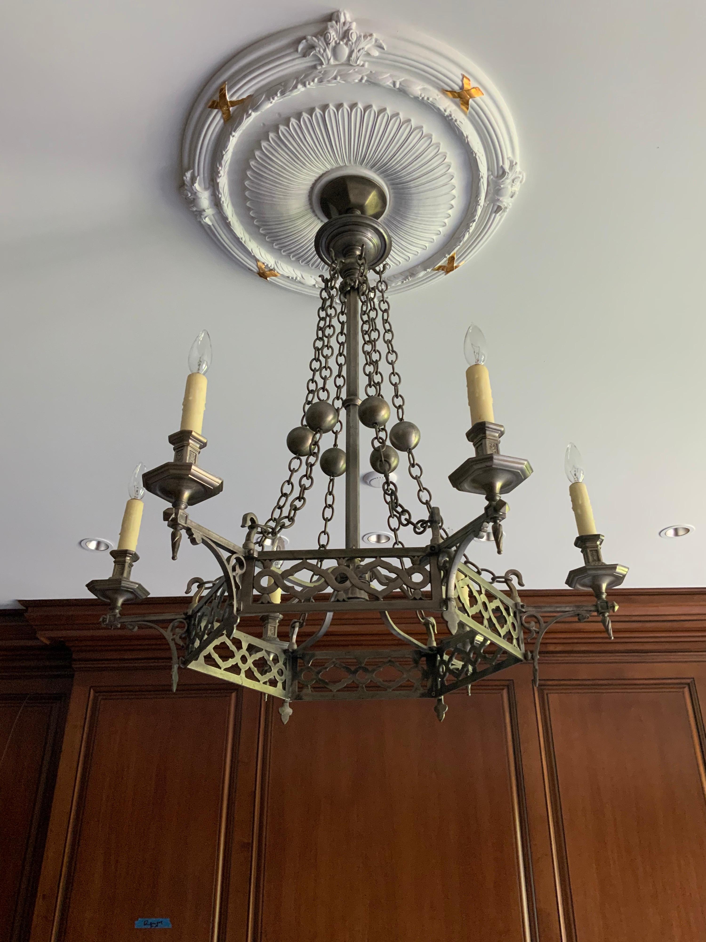 This brass chandelier origins from France.

19th century period.
