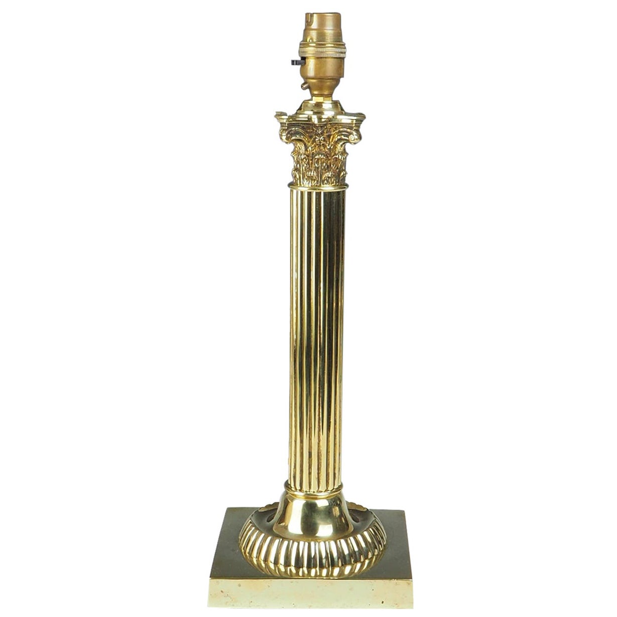 Lampe de table corinthienne en laiton du XIXe siècle
