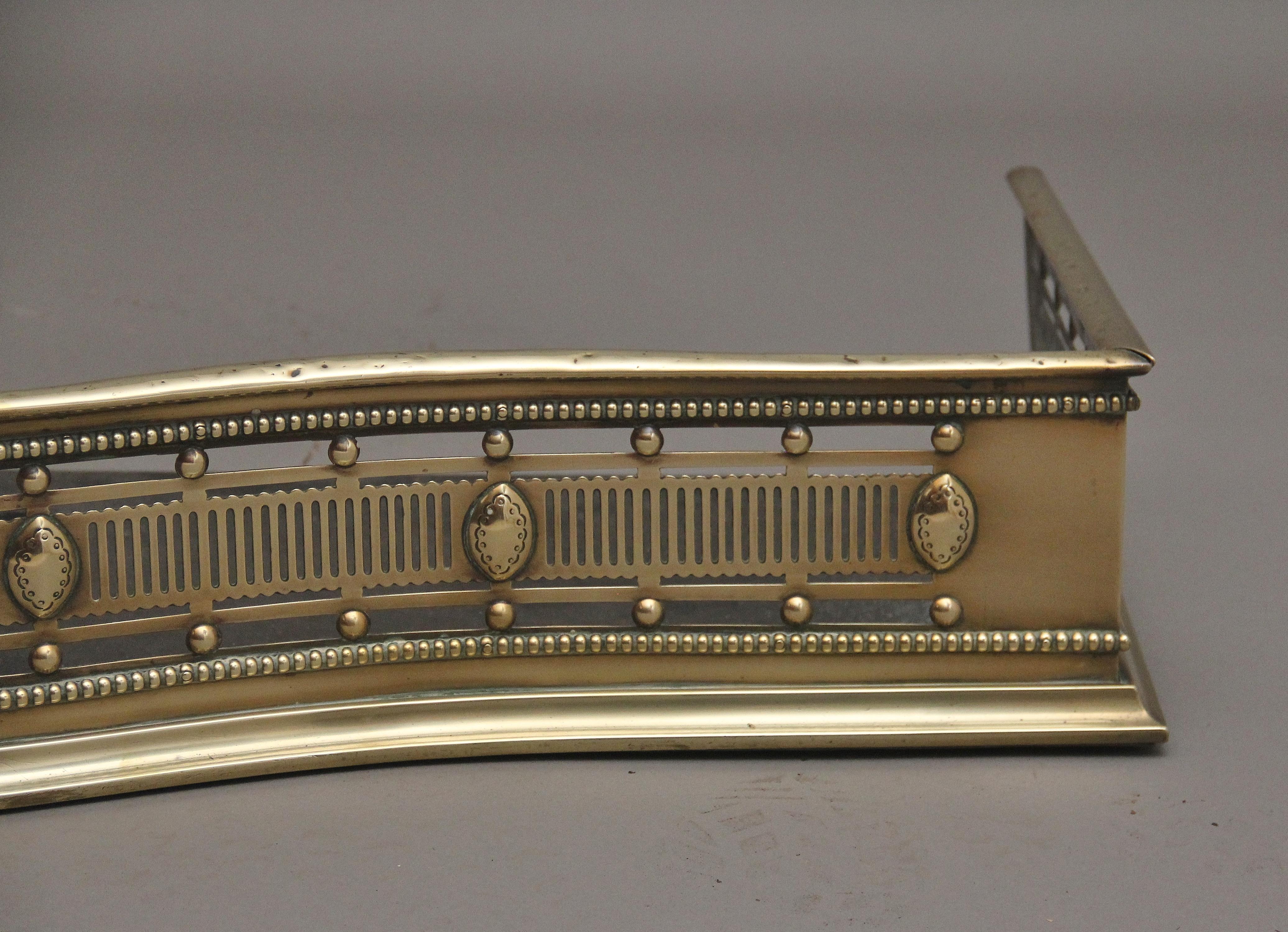 British 19th Century brass fender For Sale