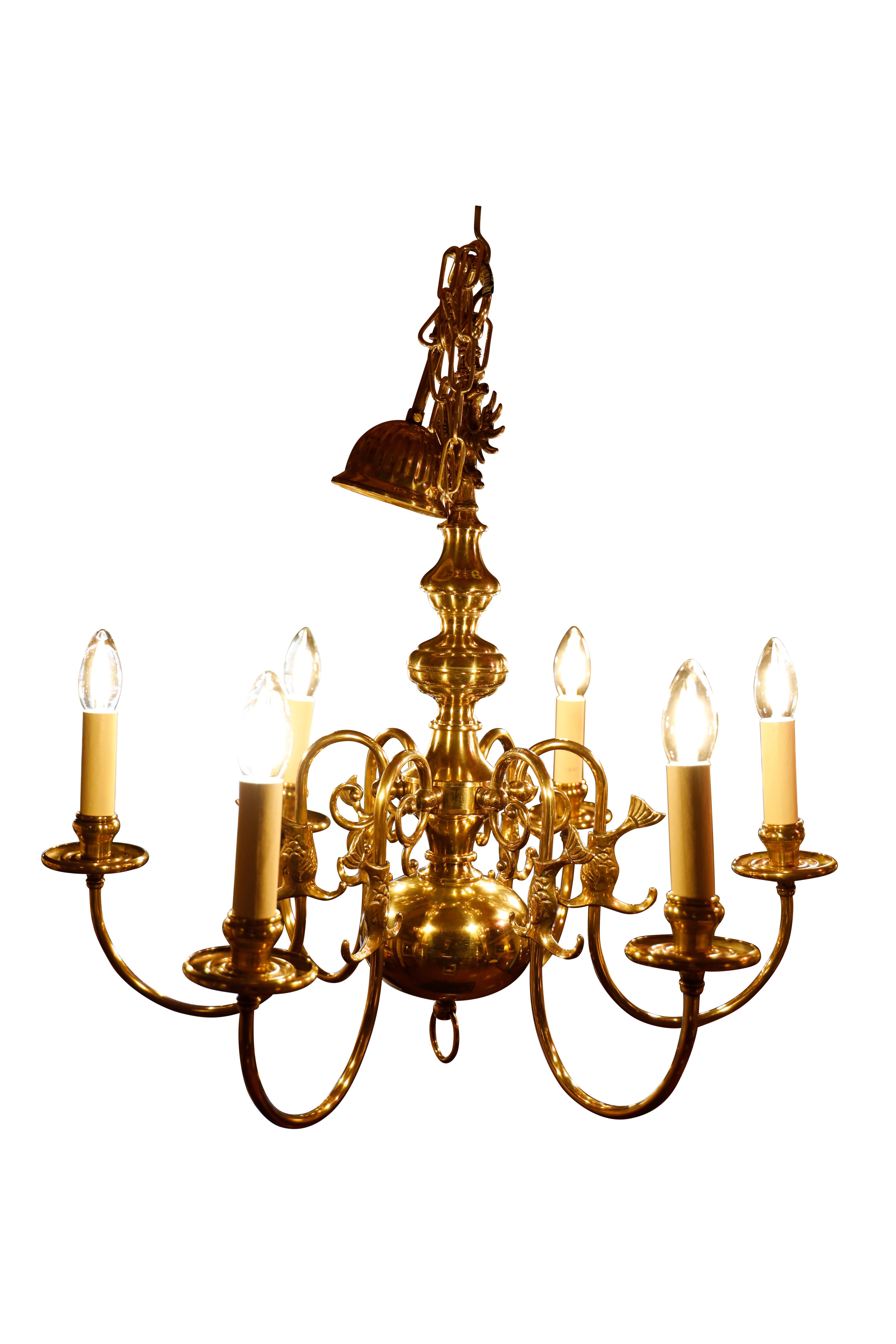 Vittoriano Lampadario fiammingo in ottone del XIX secolo in vendita