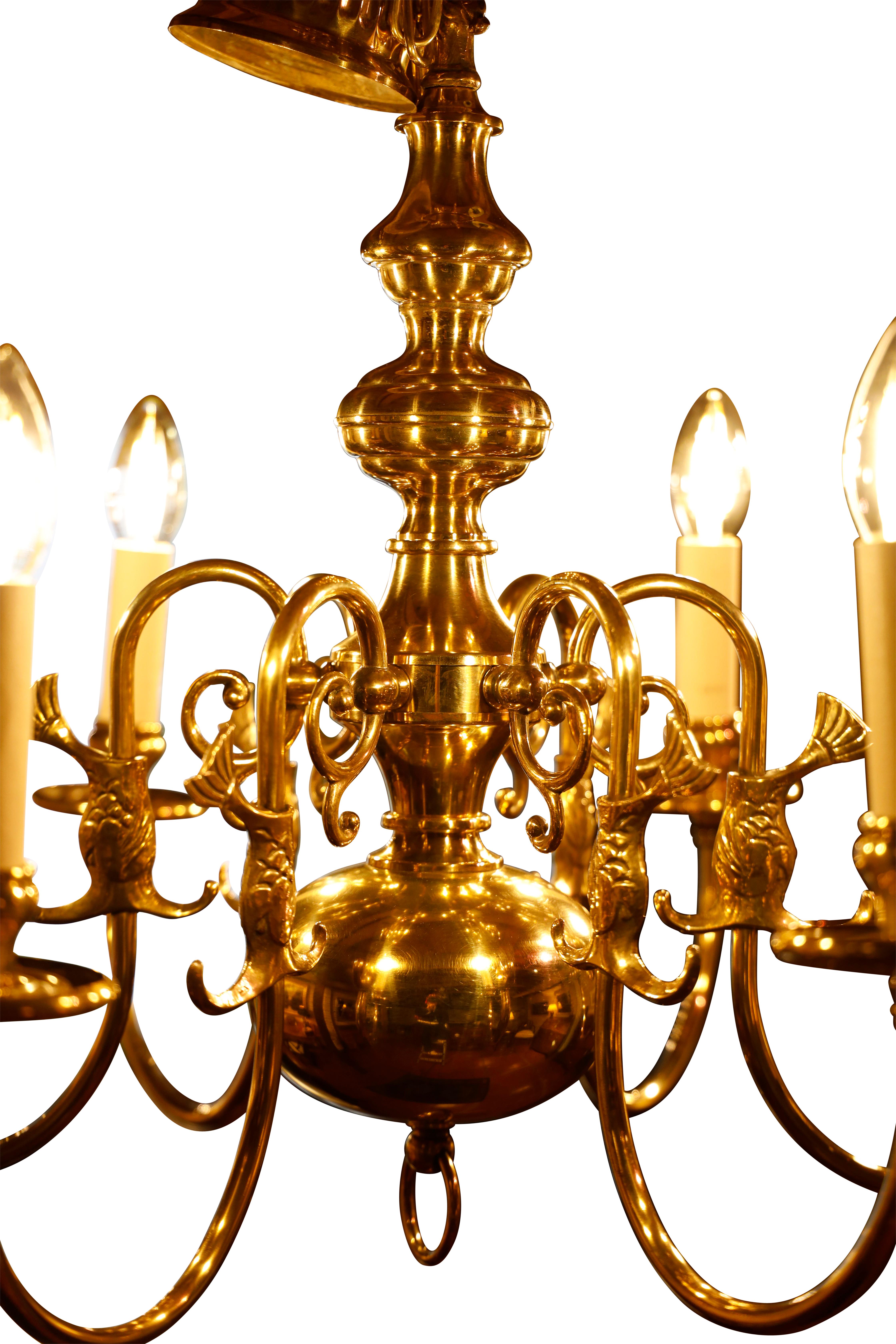 Olandese Lampadario fiammingo in ottone del XIX secolo in vendita