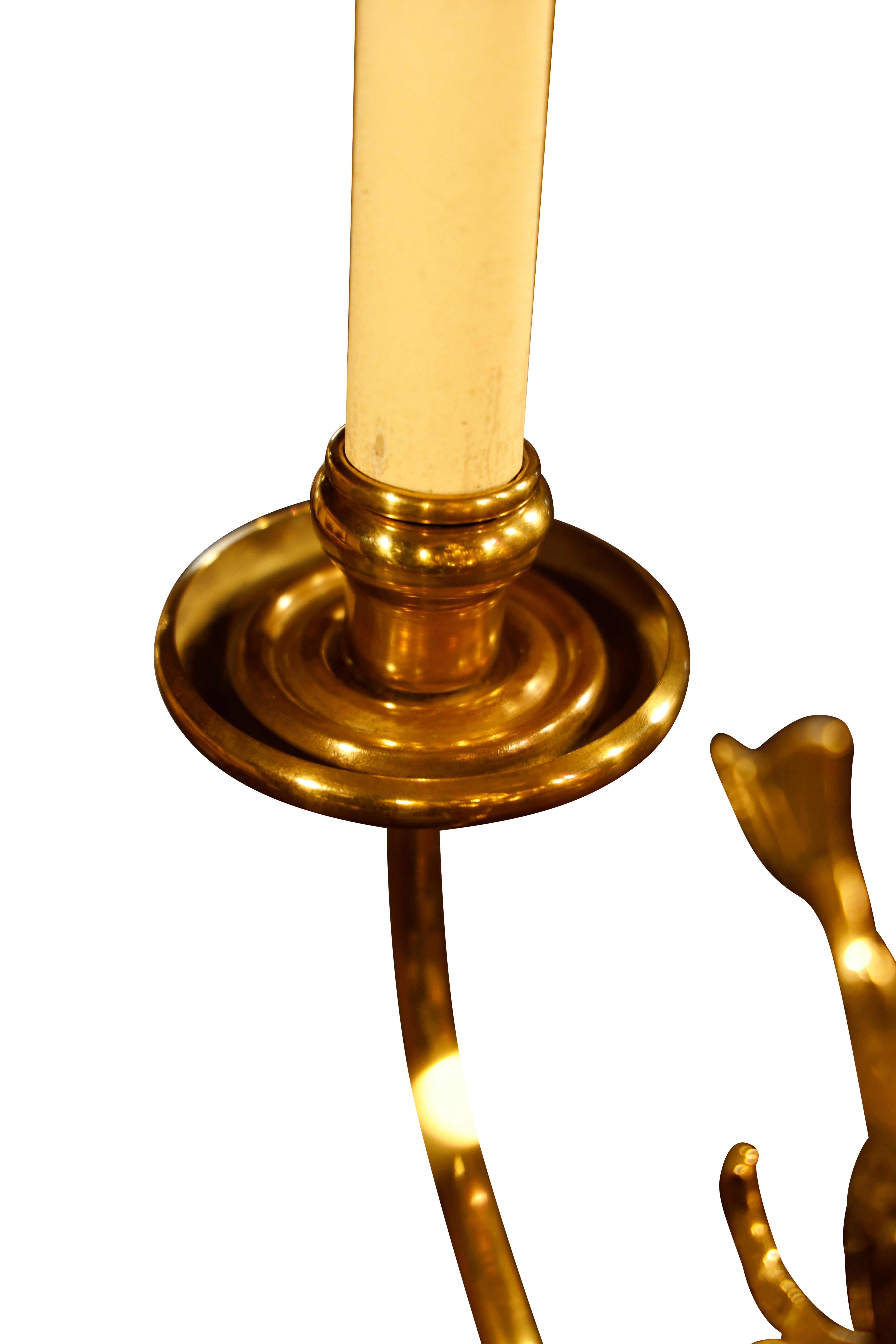 Lampadario fiammingo in ottone del XIX secolo in vendita 1