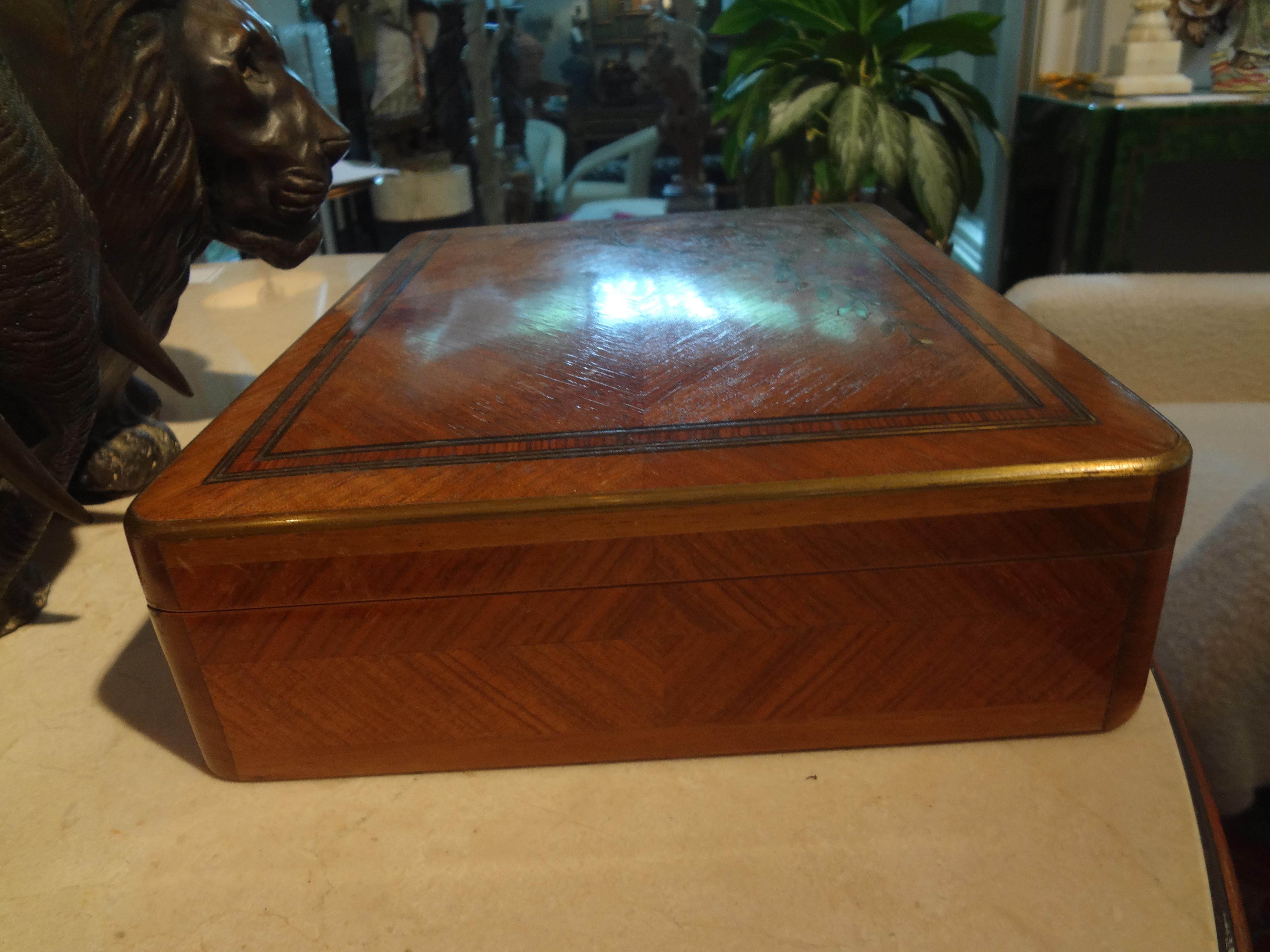19th Century Brass Inlaid Walnut Box In Good Condition For Sale In Houston, TX