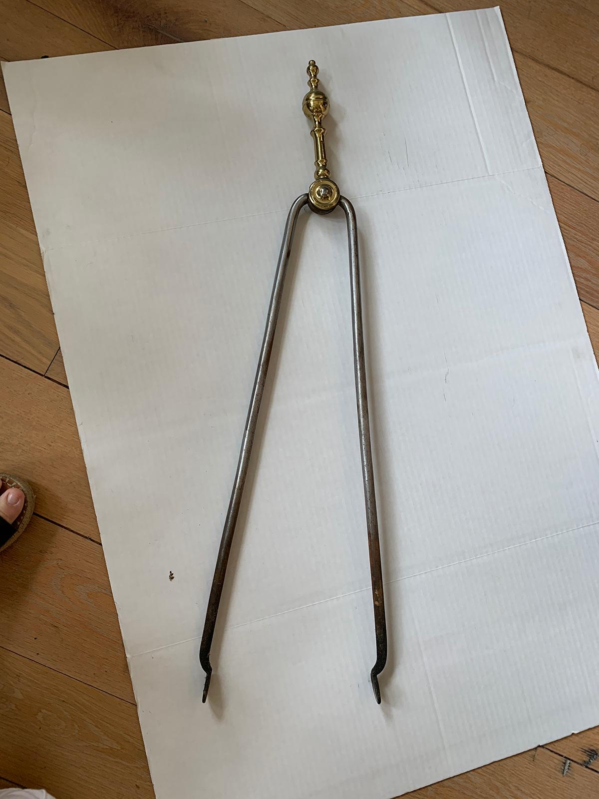 19th Century Brass & Iron Fireplace Tongs In Good Condition For Sale In Atlanta, GA