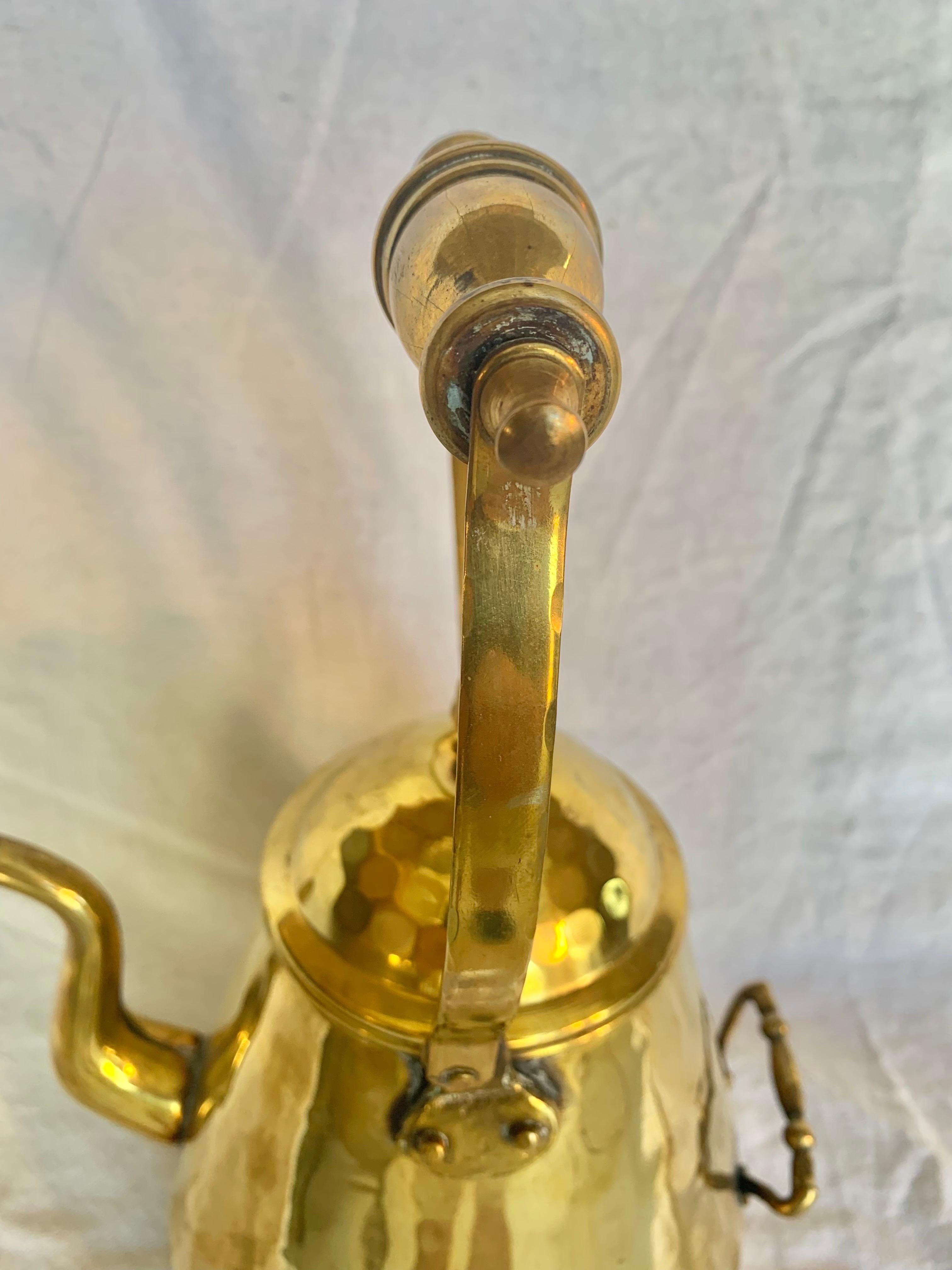 Bouilloire en laiton du 19e siècle Bon état - En vente à Burton, TX