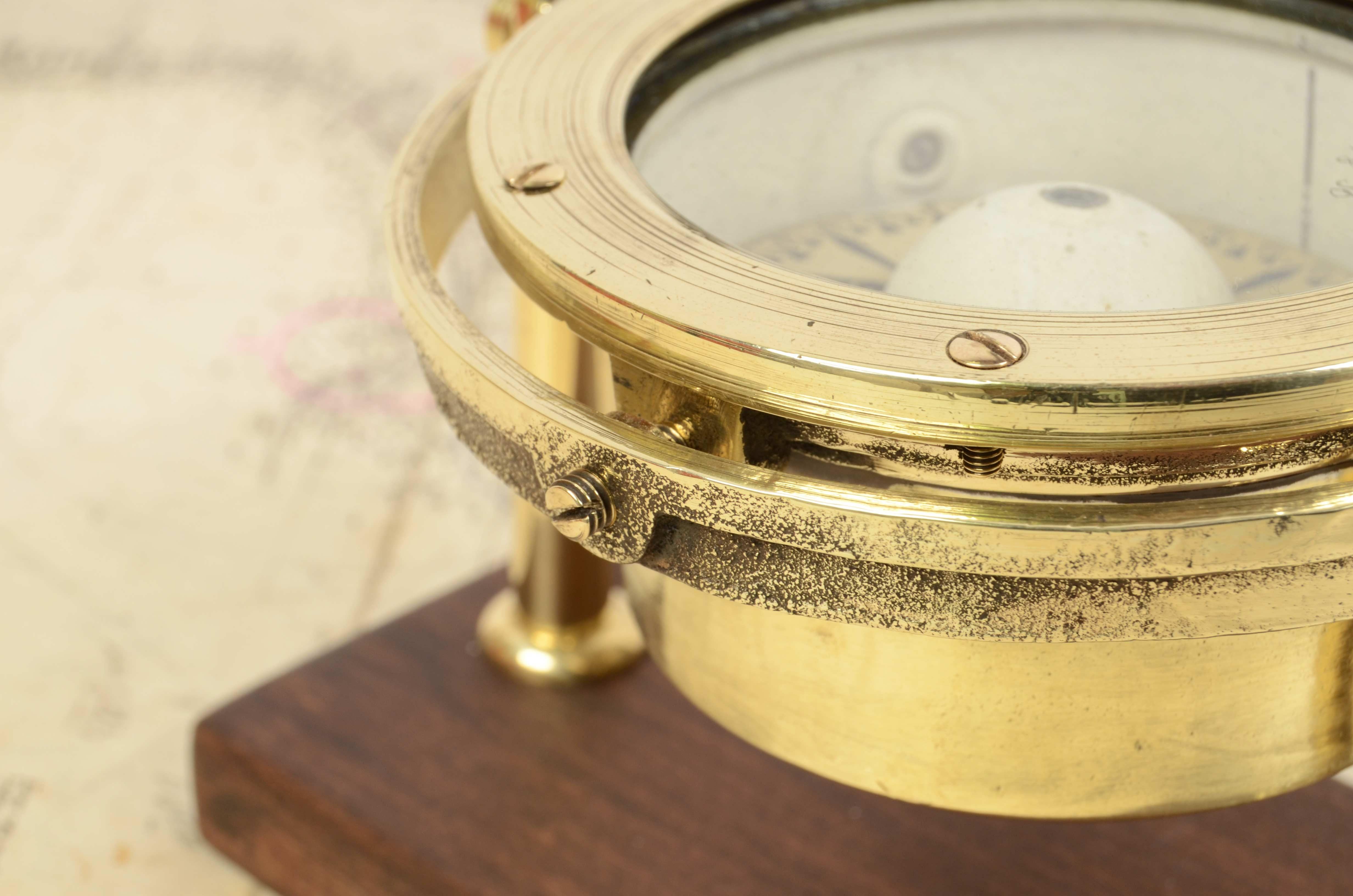 19th Century Brass Nautical Compass Antique Marine Navigation Instrument In Good Condition In Milan, IT