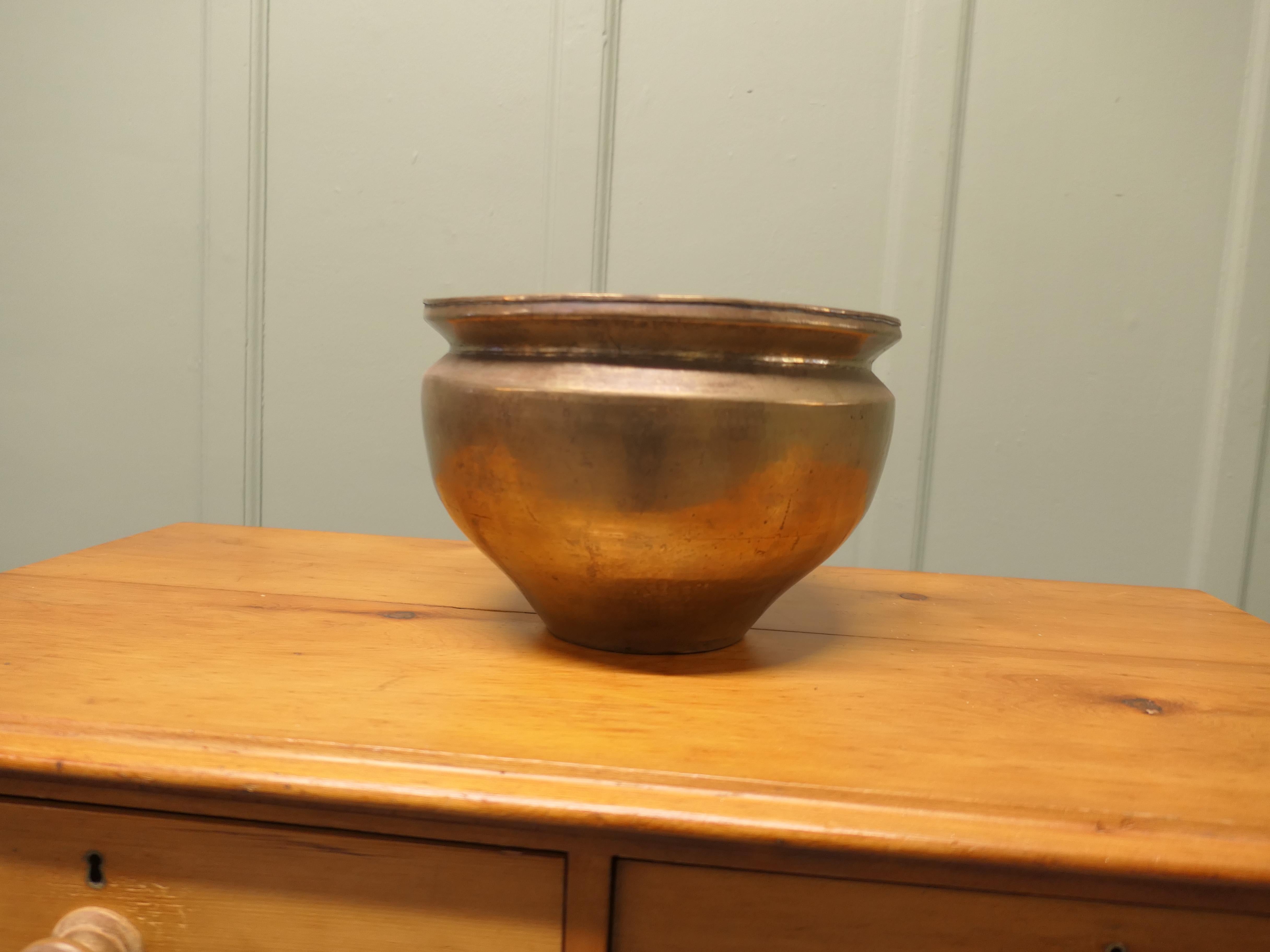 Arts and Crafts 19th Century Brass Planter This is a good quality hand made Brass planter For Sale