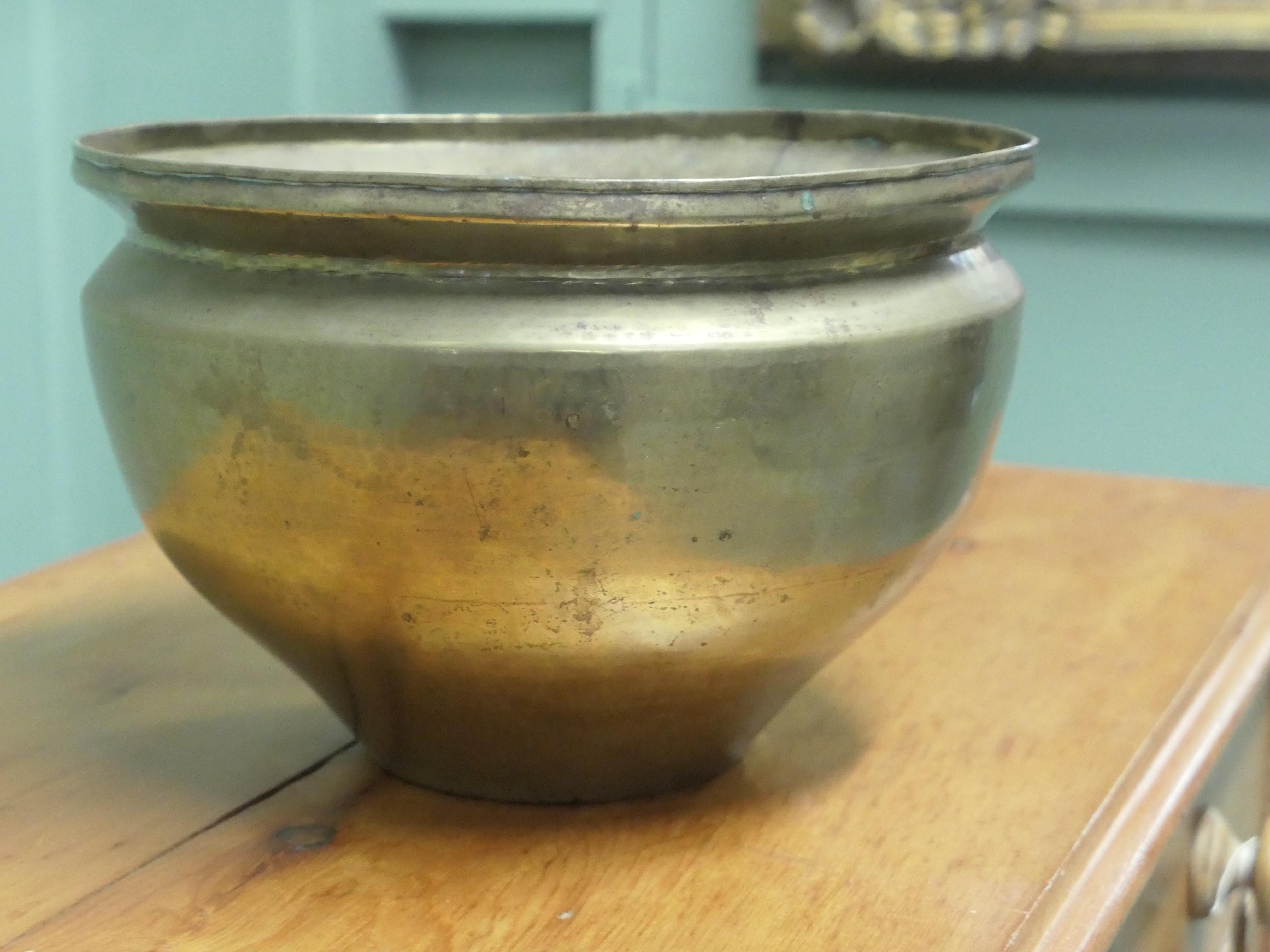 19th Century Brass Planter This is a good quality hand made Brass planter For Sale 2