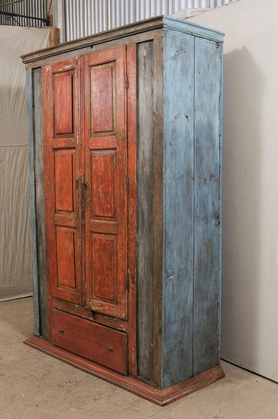 8+ m2, inkl. Großer antiker Aufbewahrungsschrank aus Brasilien, mit Originalfarbe (Gemalt) im Angebot