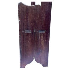 19th-Century Brazilian Colonial Bench in Vinhático and Sucupira — Minas Gerais