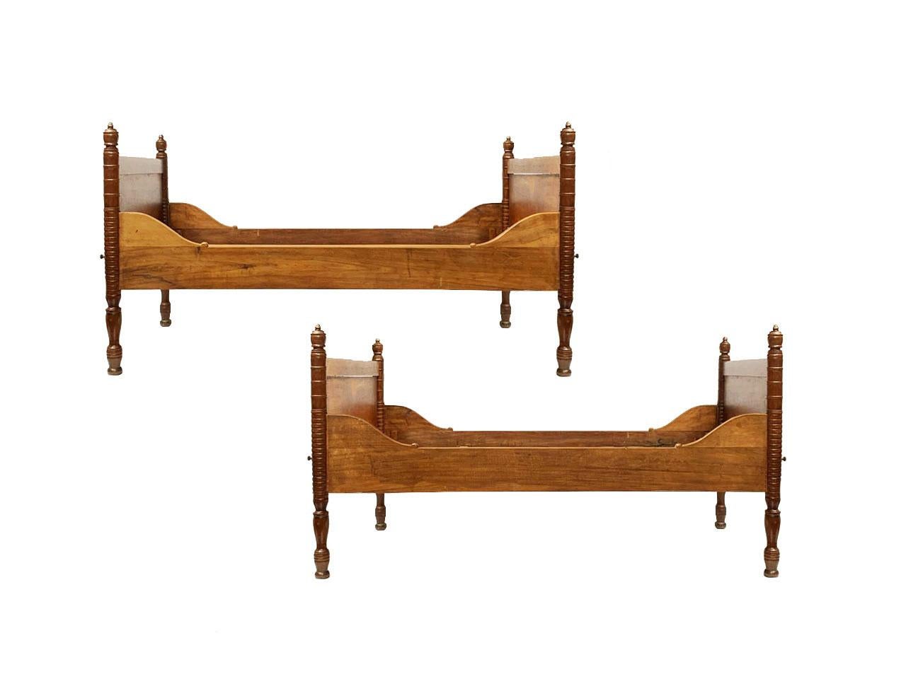 19th Century Brazilian Empire Pair Of Beds In Good Condition In Rio De Janeiro, BR