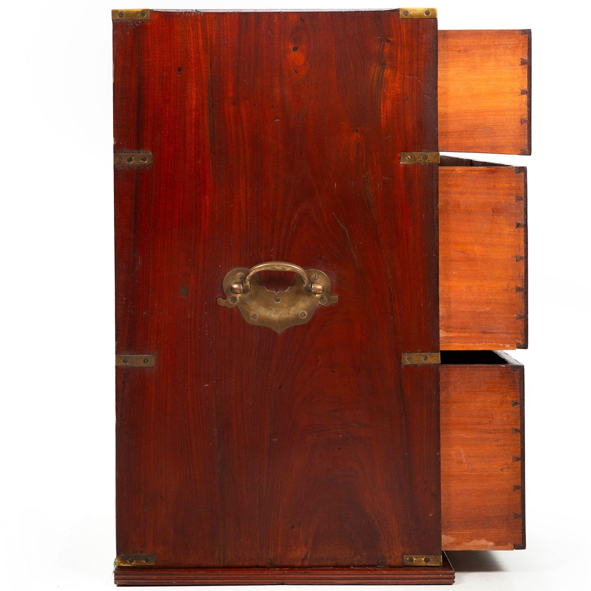 19th Century British Campaign Chest of Drawers In Good Condition For Sale In Shippensburg, PA