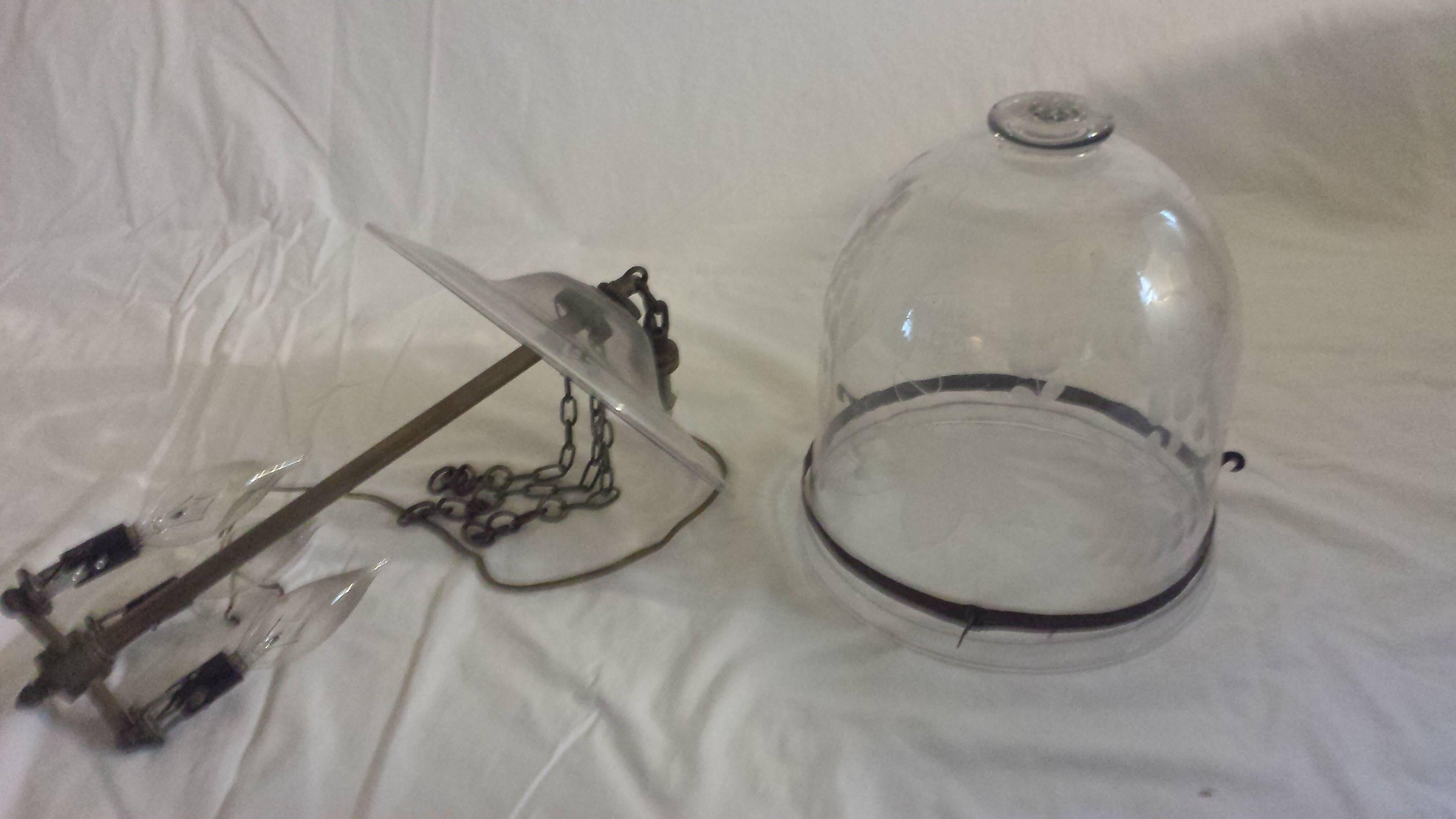 Sri-Lankais Lanterne en forme de jarre en forme de cloche, soufflée à la bouche et gravée à la main, de style Ceylan, Royaume-Uni, 19e siècle en vente