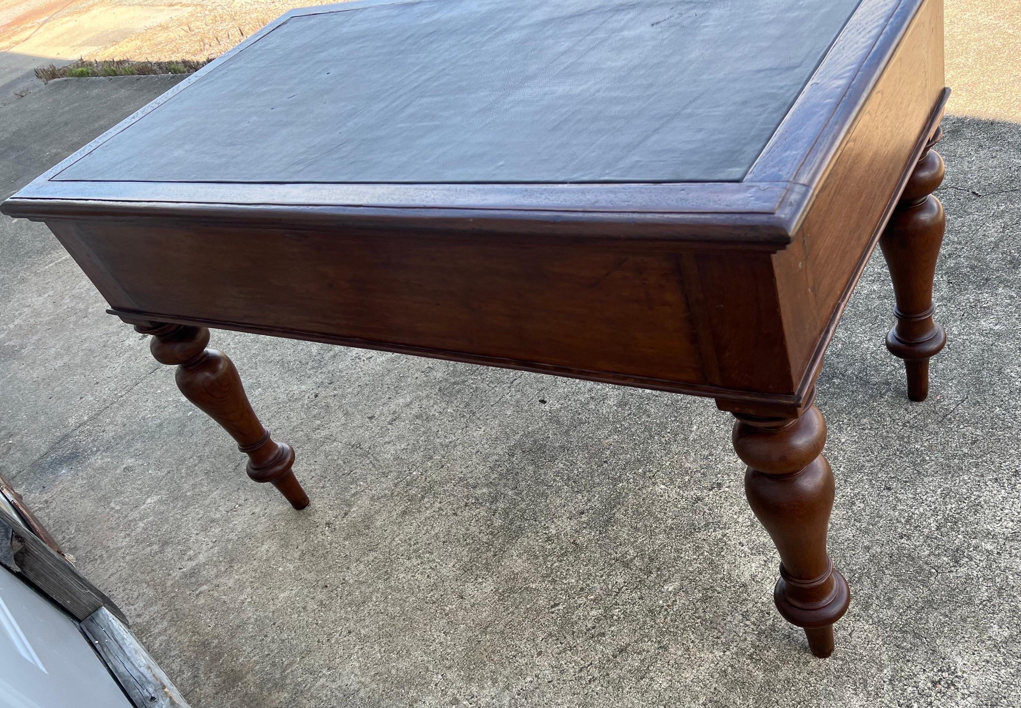 colonial style desk