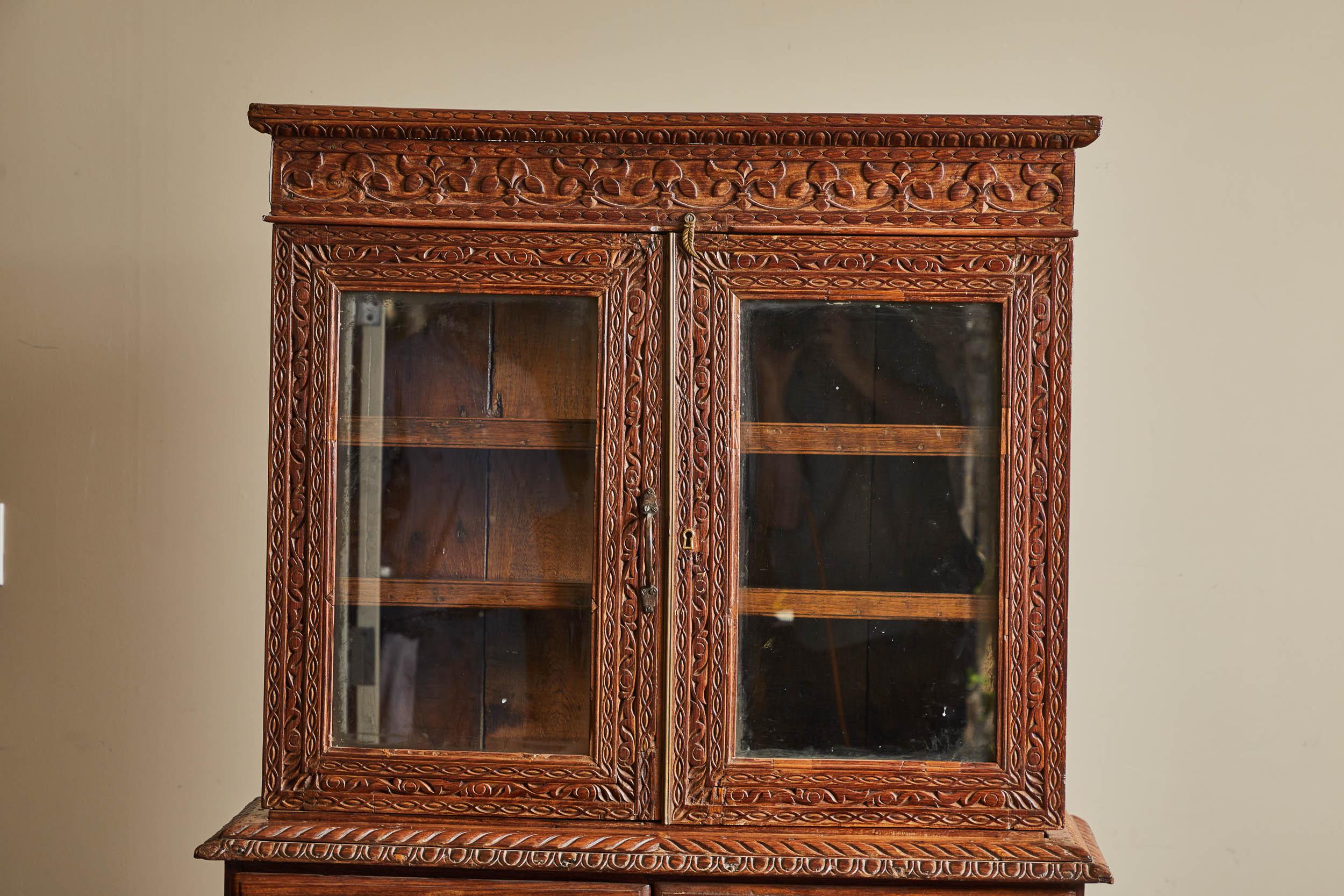 19th Century British Colonial Rosewood Display Cabinet For Sale 4
